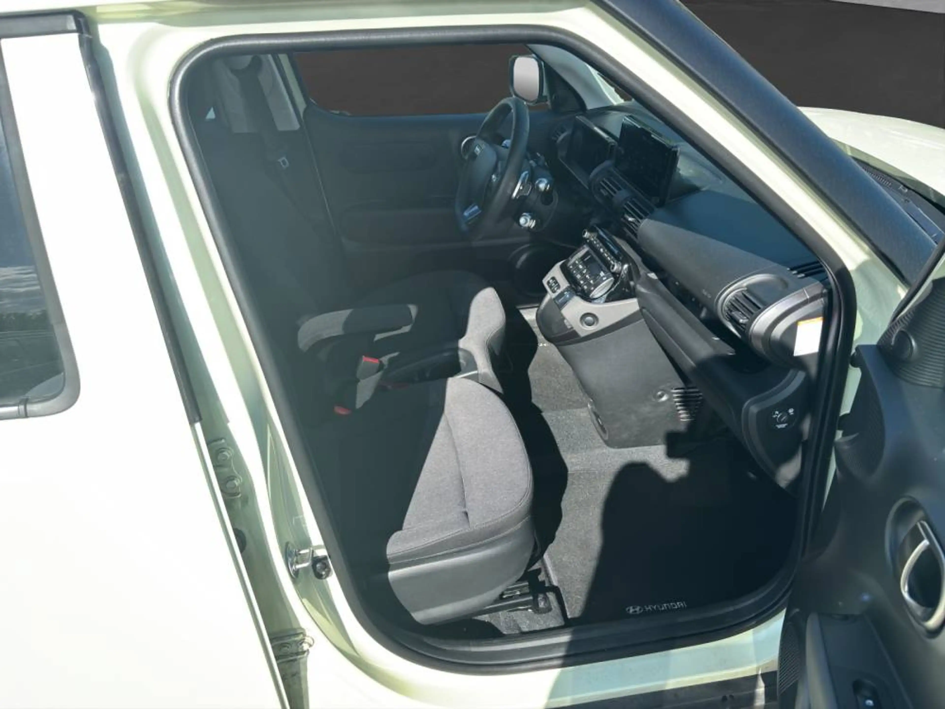 Hyundai Inster INSTER 49kWh PRIME 360°KAMERA|FULL-LED|KEY-LESS|17 — photo 9