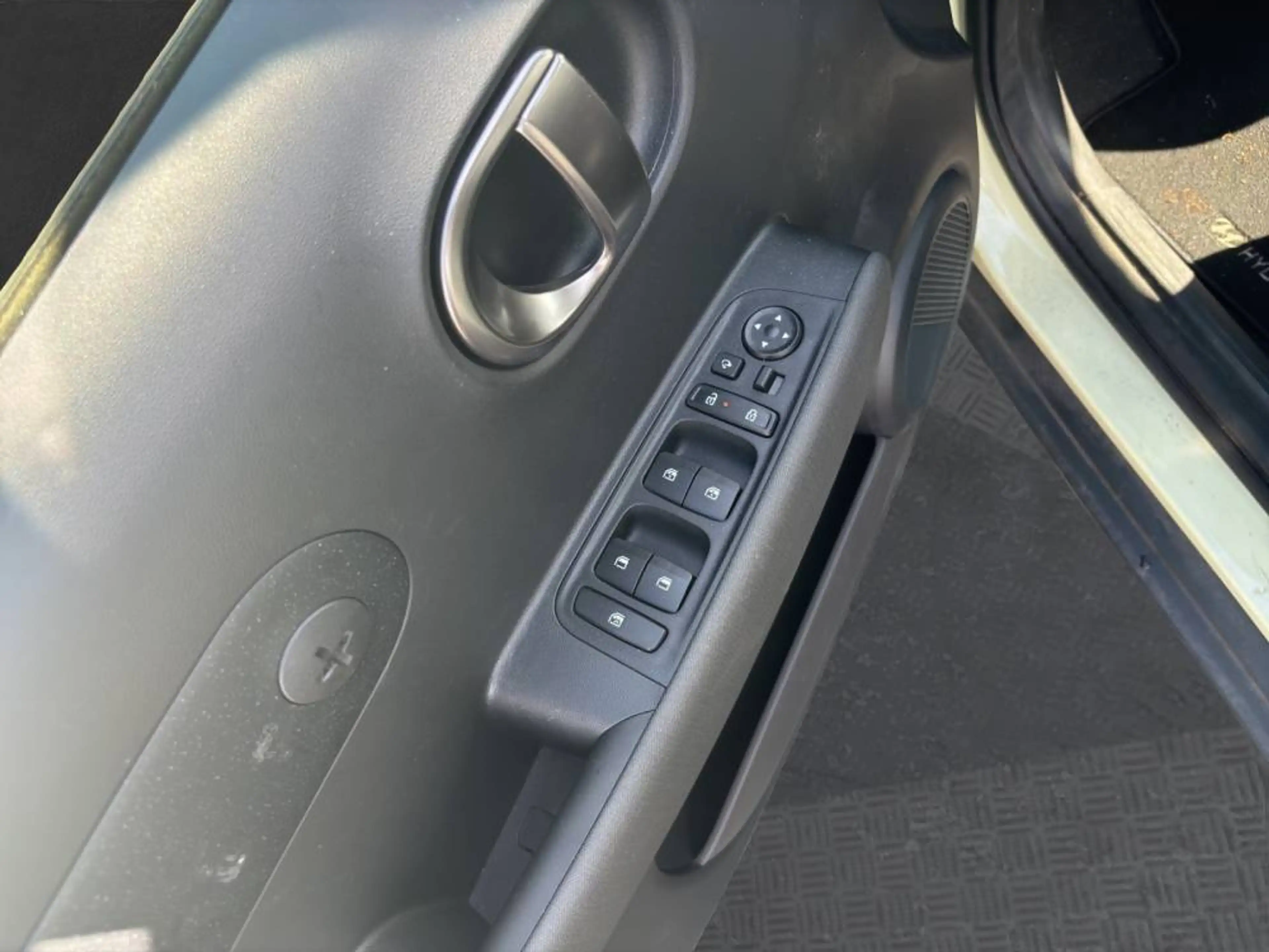 Hyundai Inster INSTER 49kWh PRIME 360°KAMERA|FULL-LED|KEY-LESS|17 — photo 13