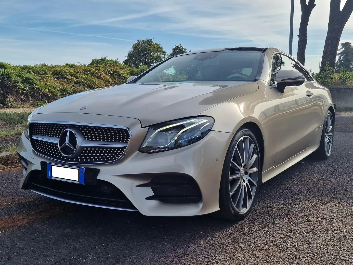 Mercedes-Benz E 220 E 220 d Coupe 9G-TRONIC AMG Line Gold - 1