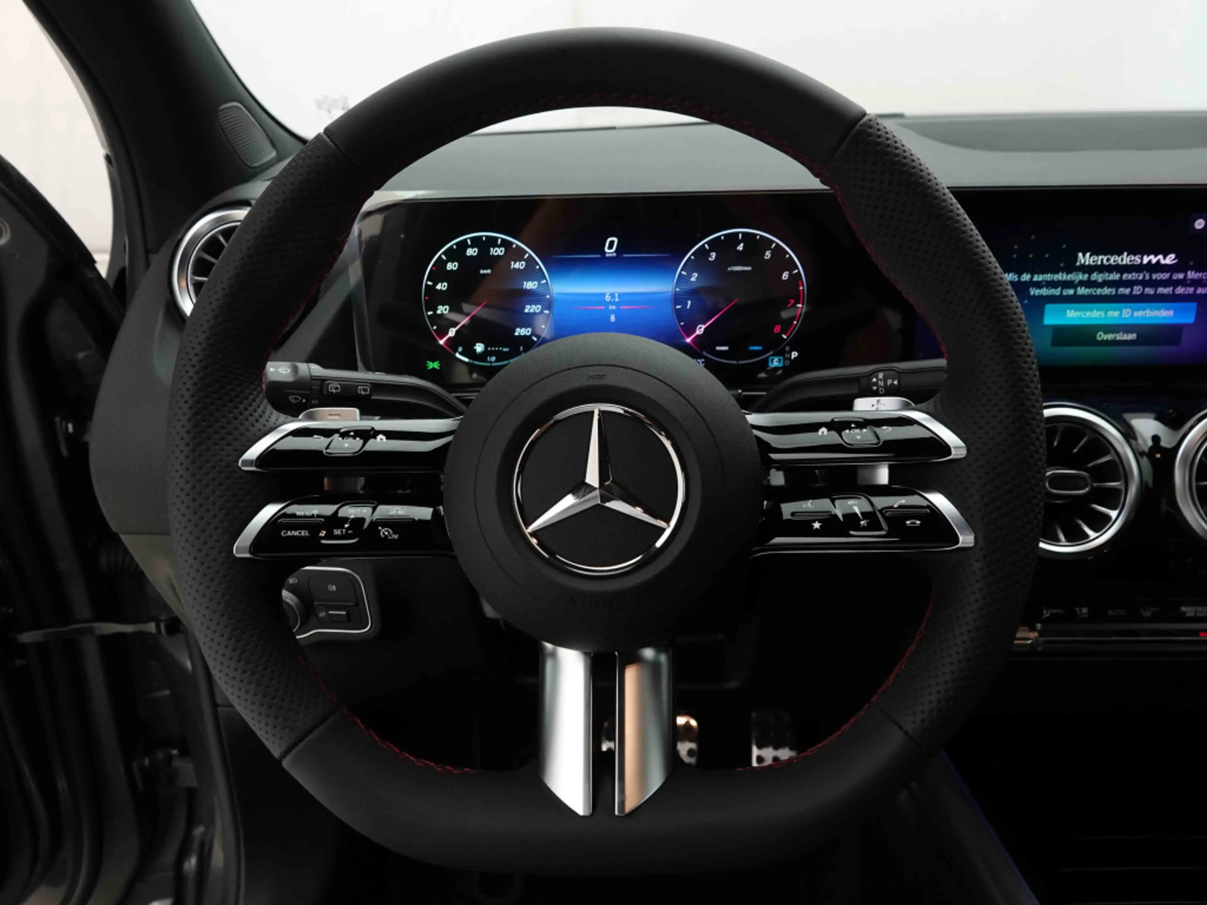Mercedes-Benz GLA 200 GLA200 AUT 163 AMG-Line | MBUX GPS | LED Lights | Camera | Leather/Alcantara — photo 9