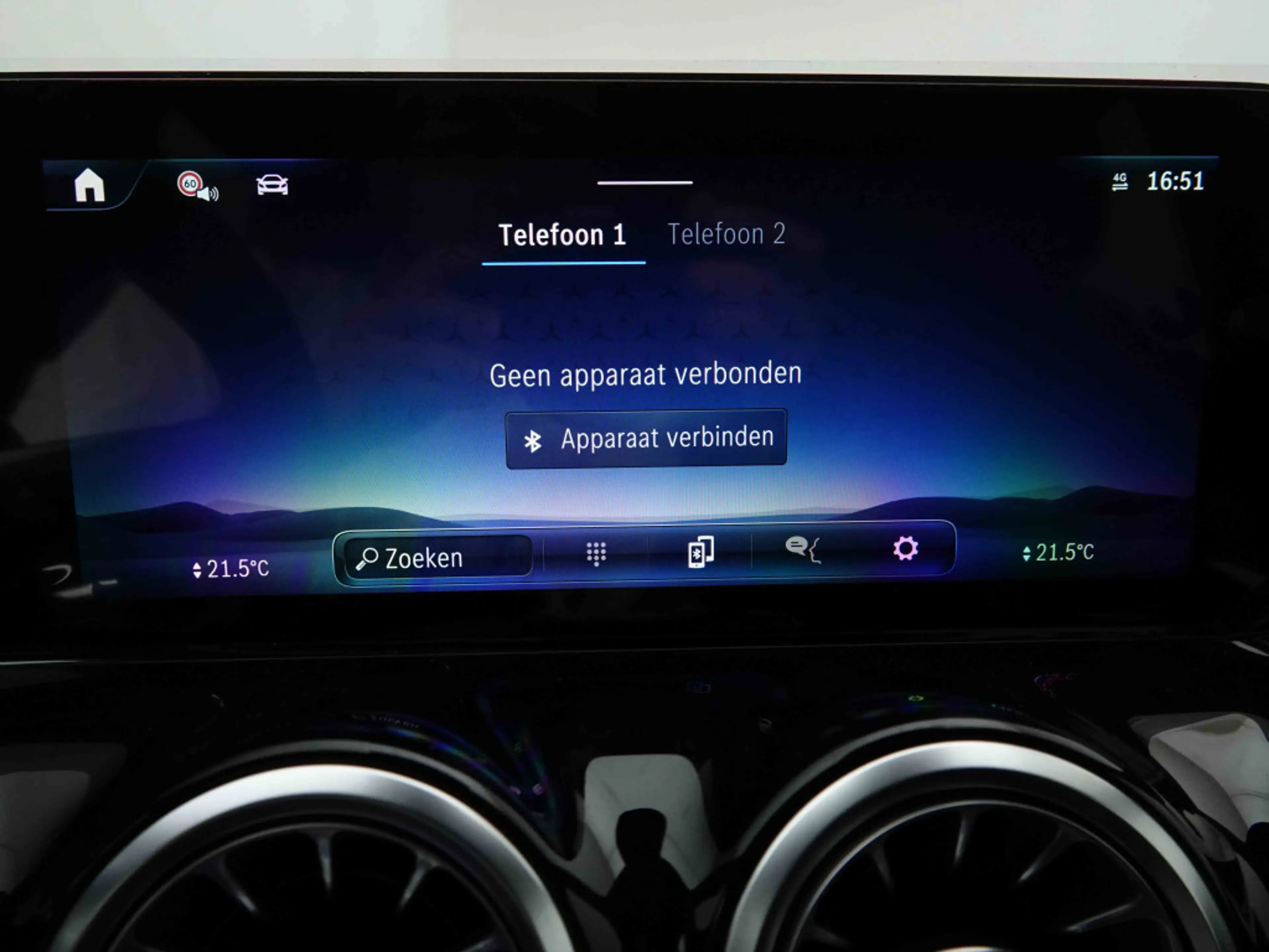 Mercedes-Benz GLA 200 GLA200 AUT 163 AMG-Line | MBUX GPS | LED Lights | Camera | Leather/Alcantara — photo 13
