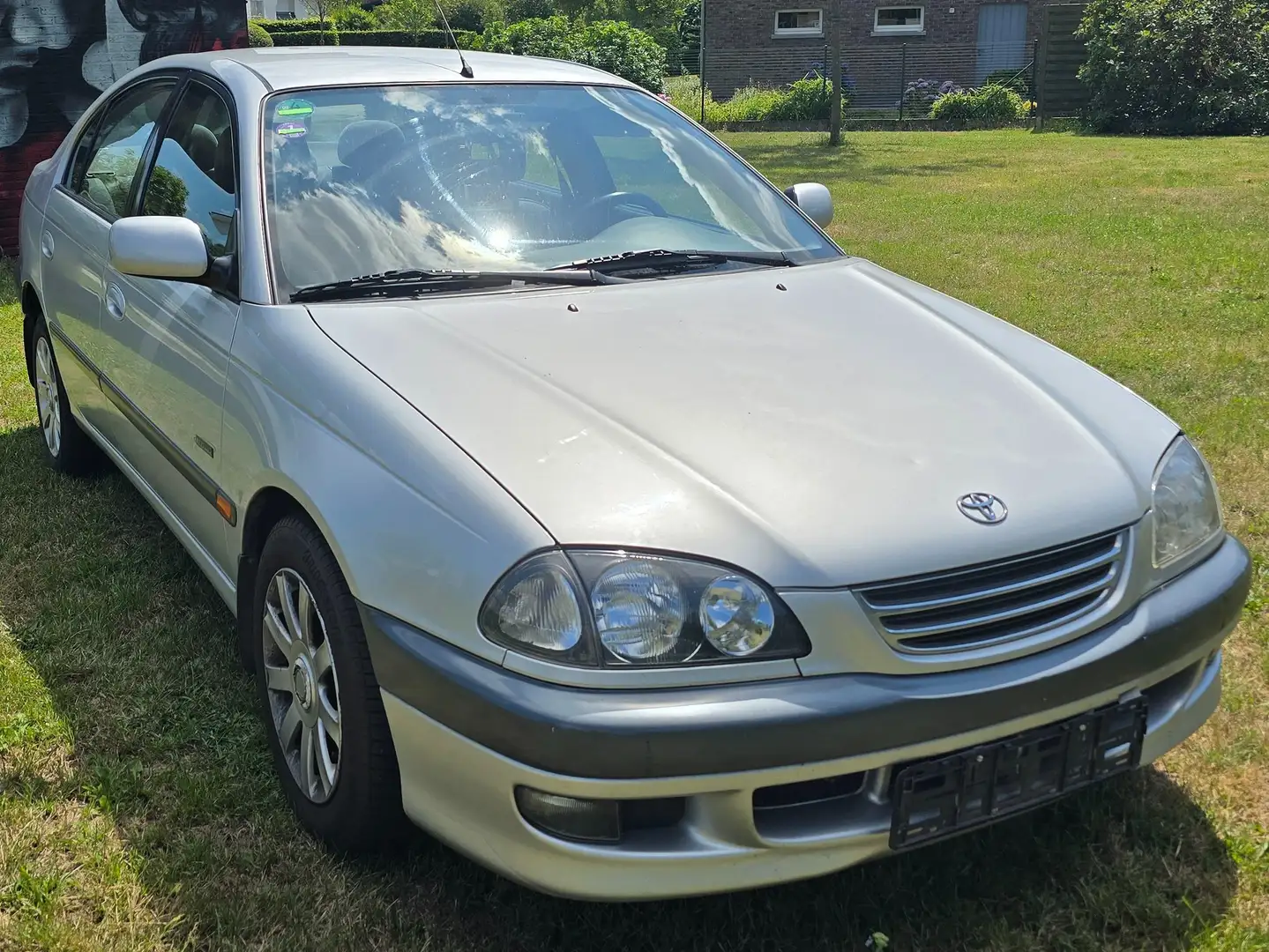 Toyota Avensis Avensis 1.6 Zilver - 1