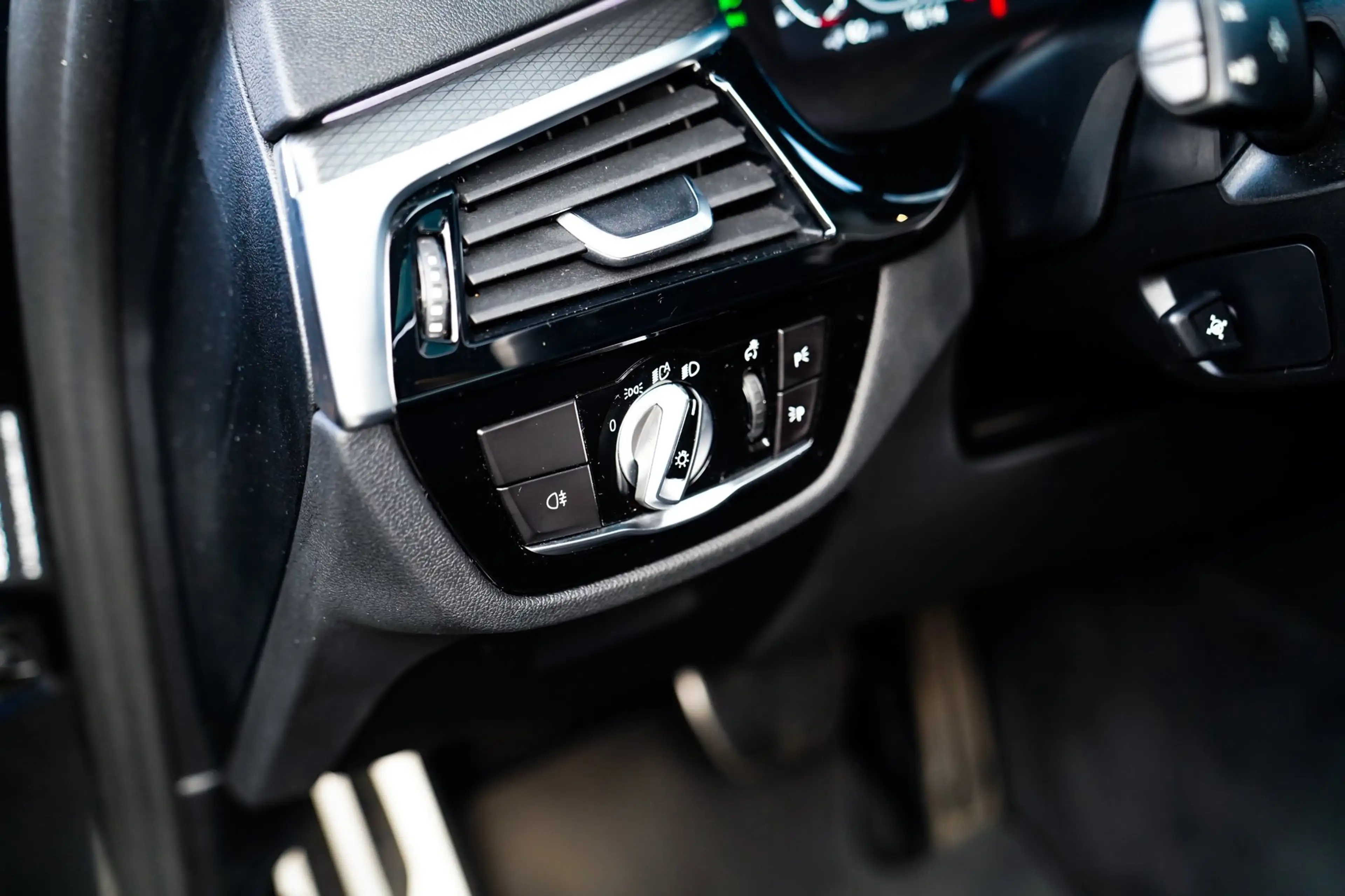 BMW 545 5-serie 545e xDrive High Executive | Harman/Kardon — photo 31