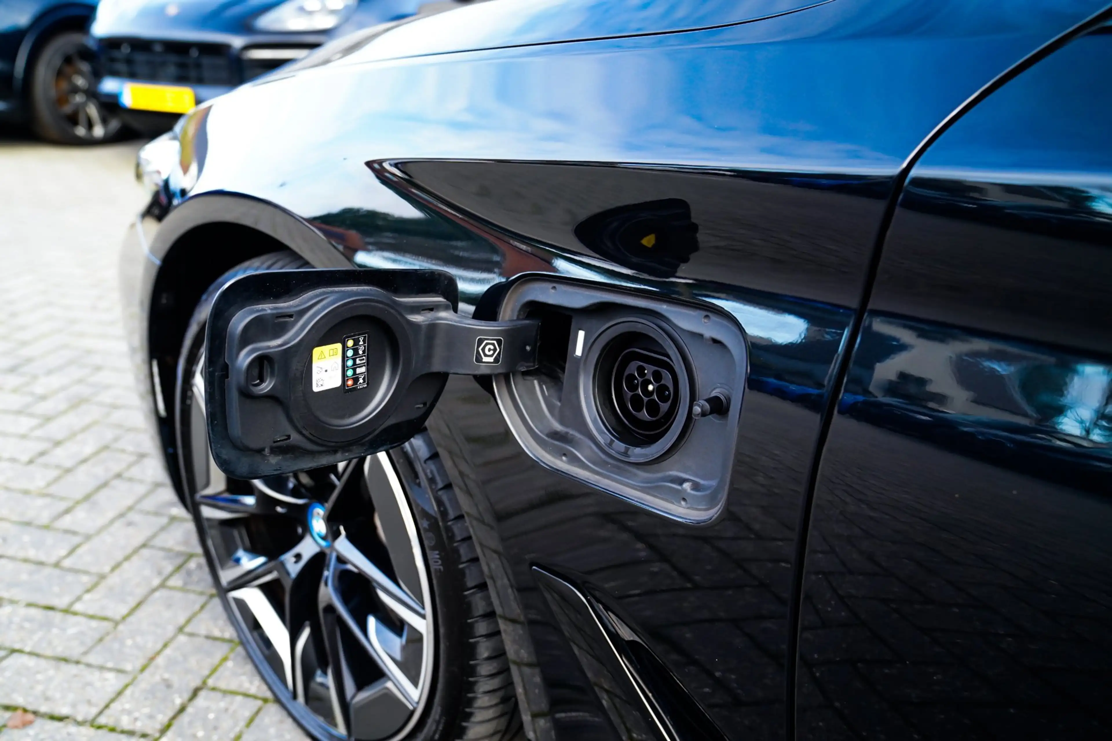 BMW 545 5-serie 545e xDrive High Executive | Harman/Kardon — photo 25