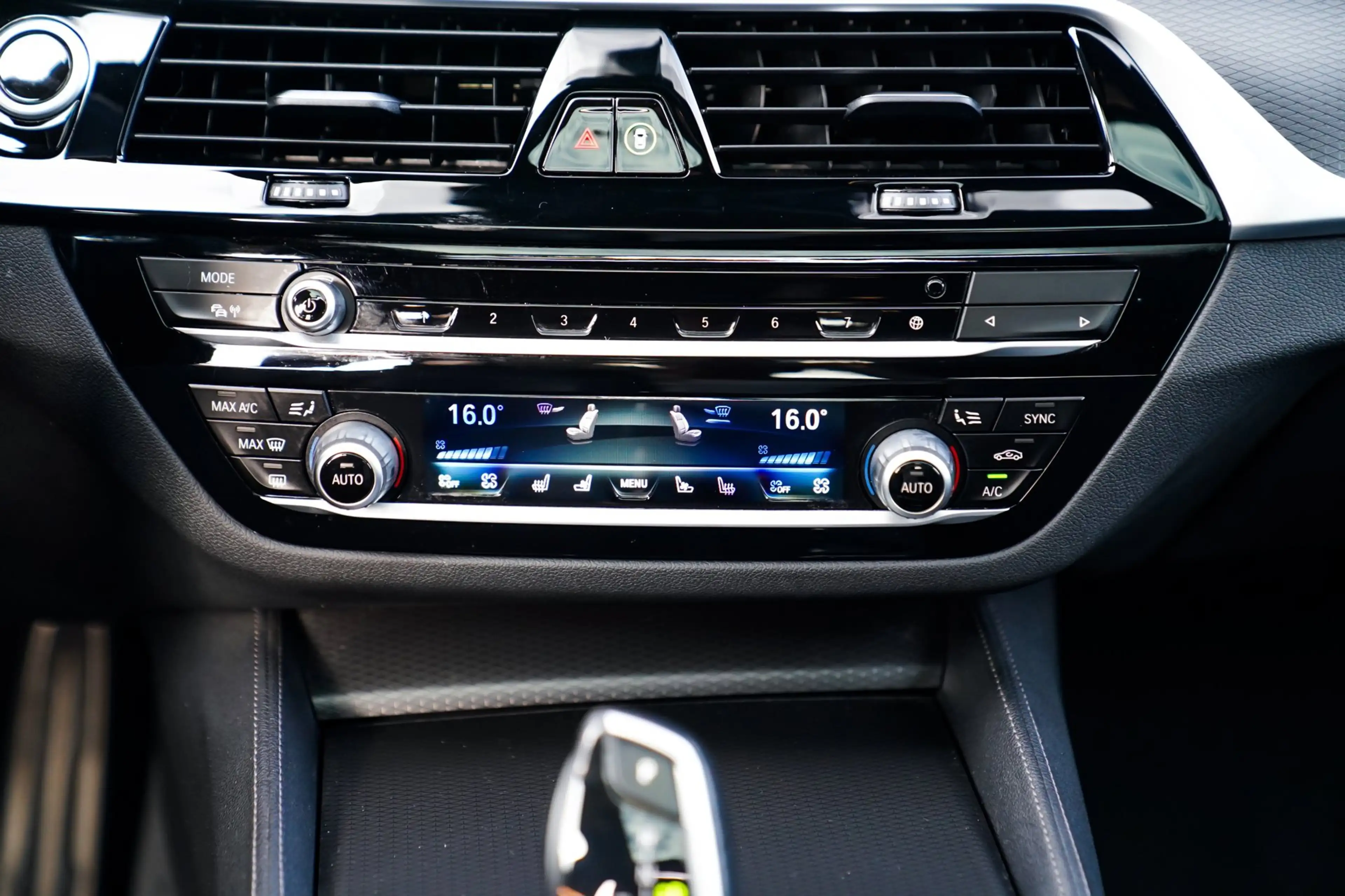 BMW 545 5-serie 545e xDrive High Executive | Harman/Kardon — photo 37
