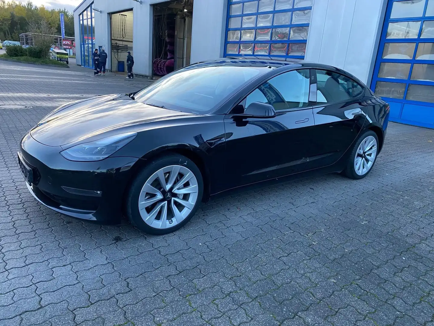 Tesla Model 3 Performance Dual AWD Schwarz - 1