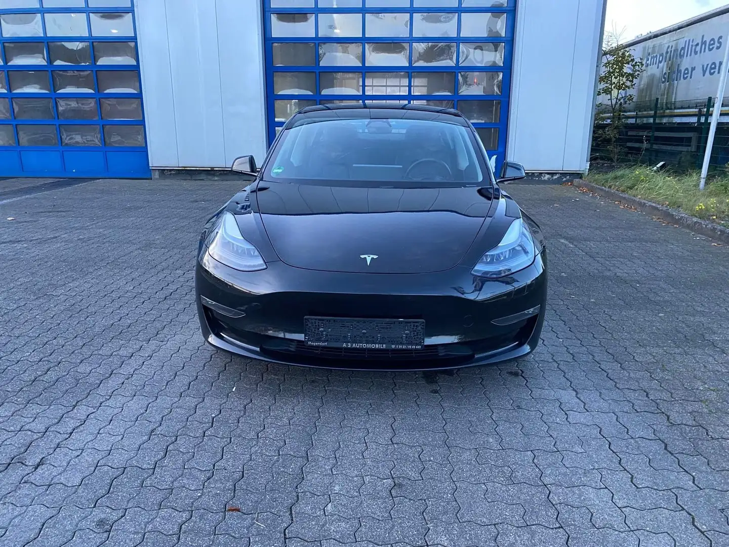 Tesla Model 3 Performance Dual AWD Schwarz - 2