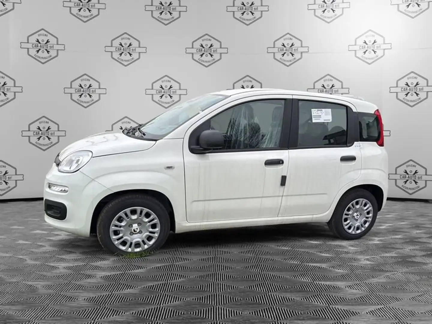 Fiat Panda 1.0 FireFly S&S Hybrid Blanc - 1