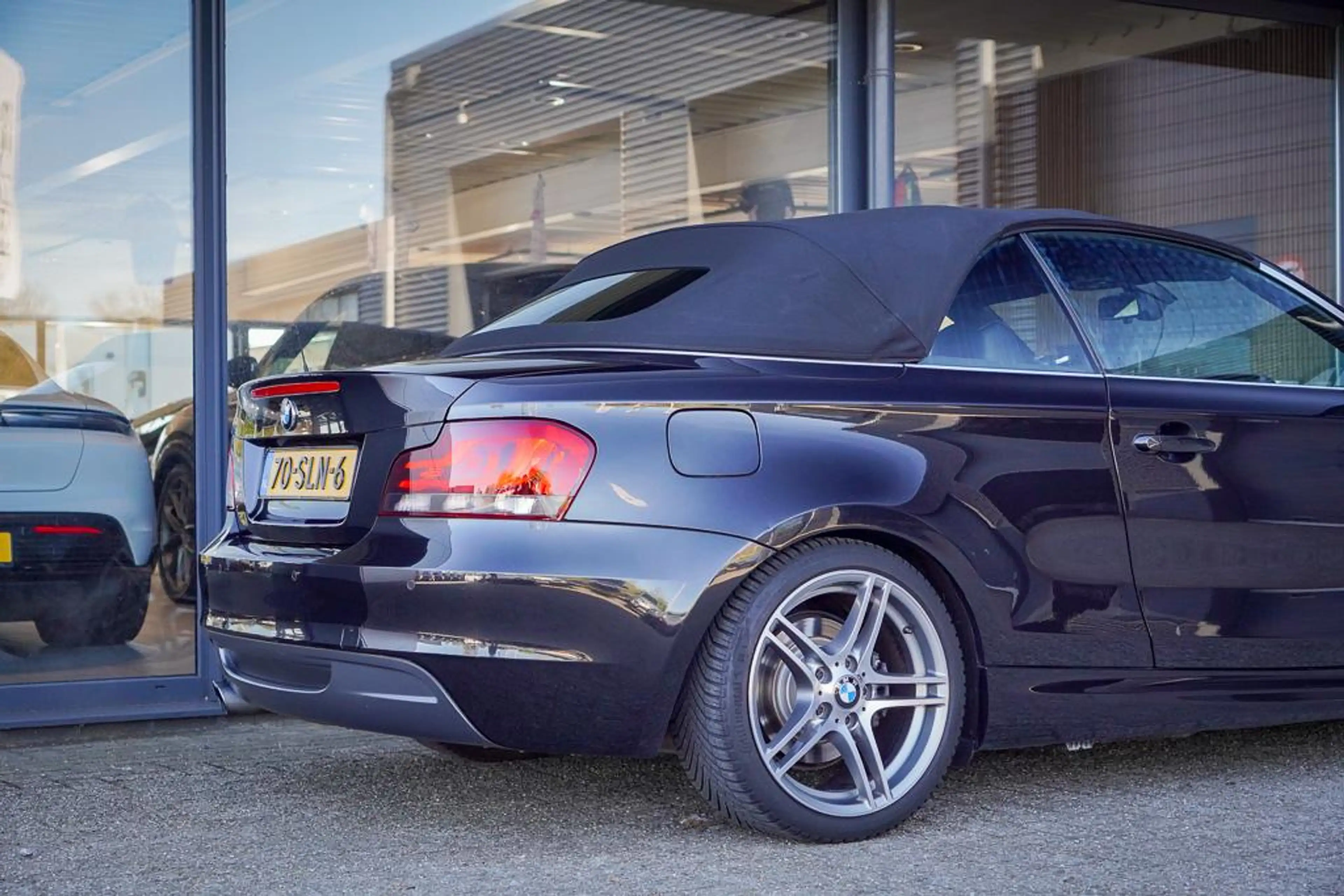 BMW 125 1-serie Cabrio 125i High Executive / M-Sport / Led — photo 37