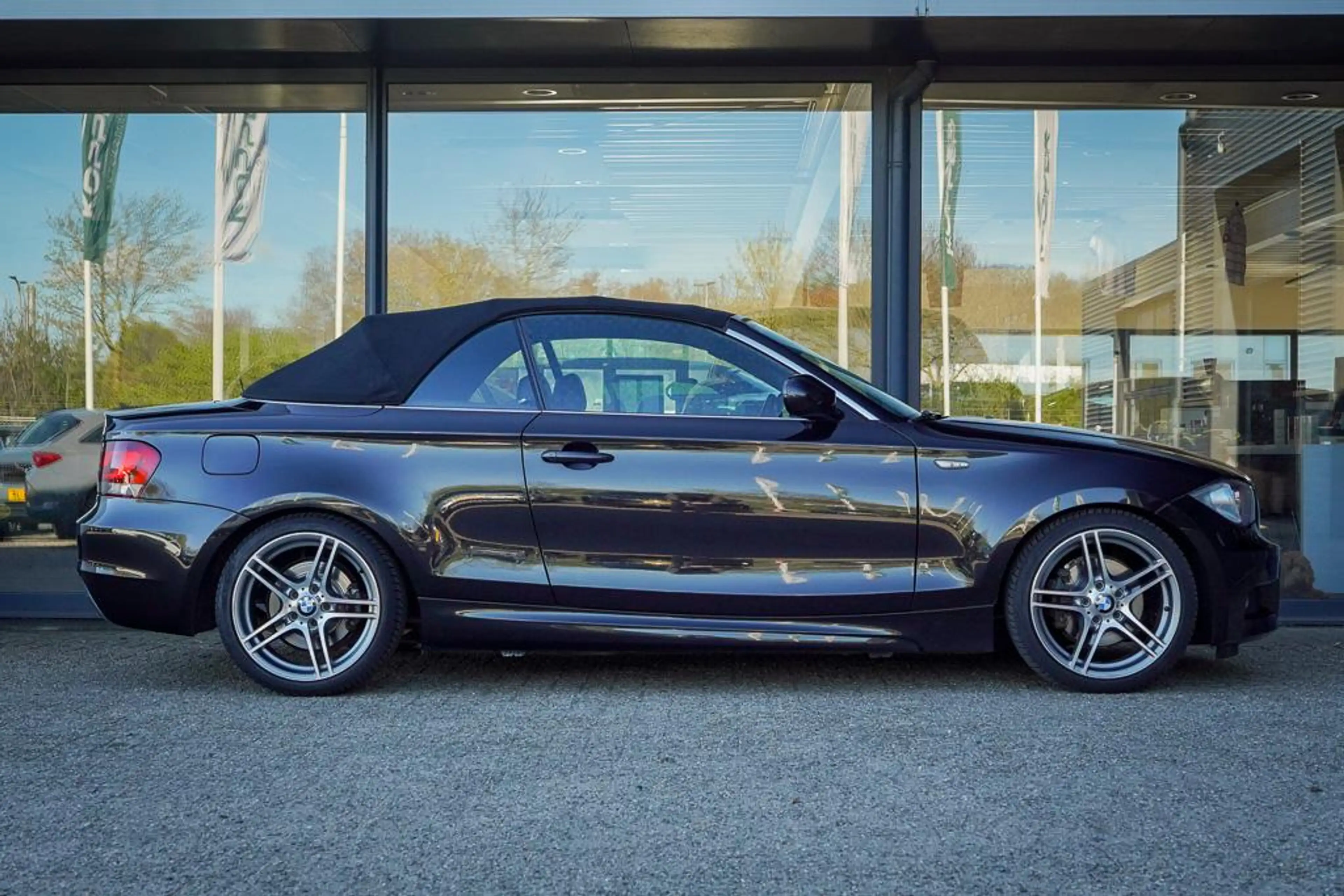 BMW 125 1-serie Cabrio 125i High Executive / M-Sport / Led — photo 36