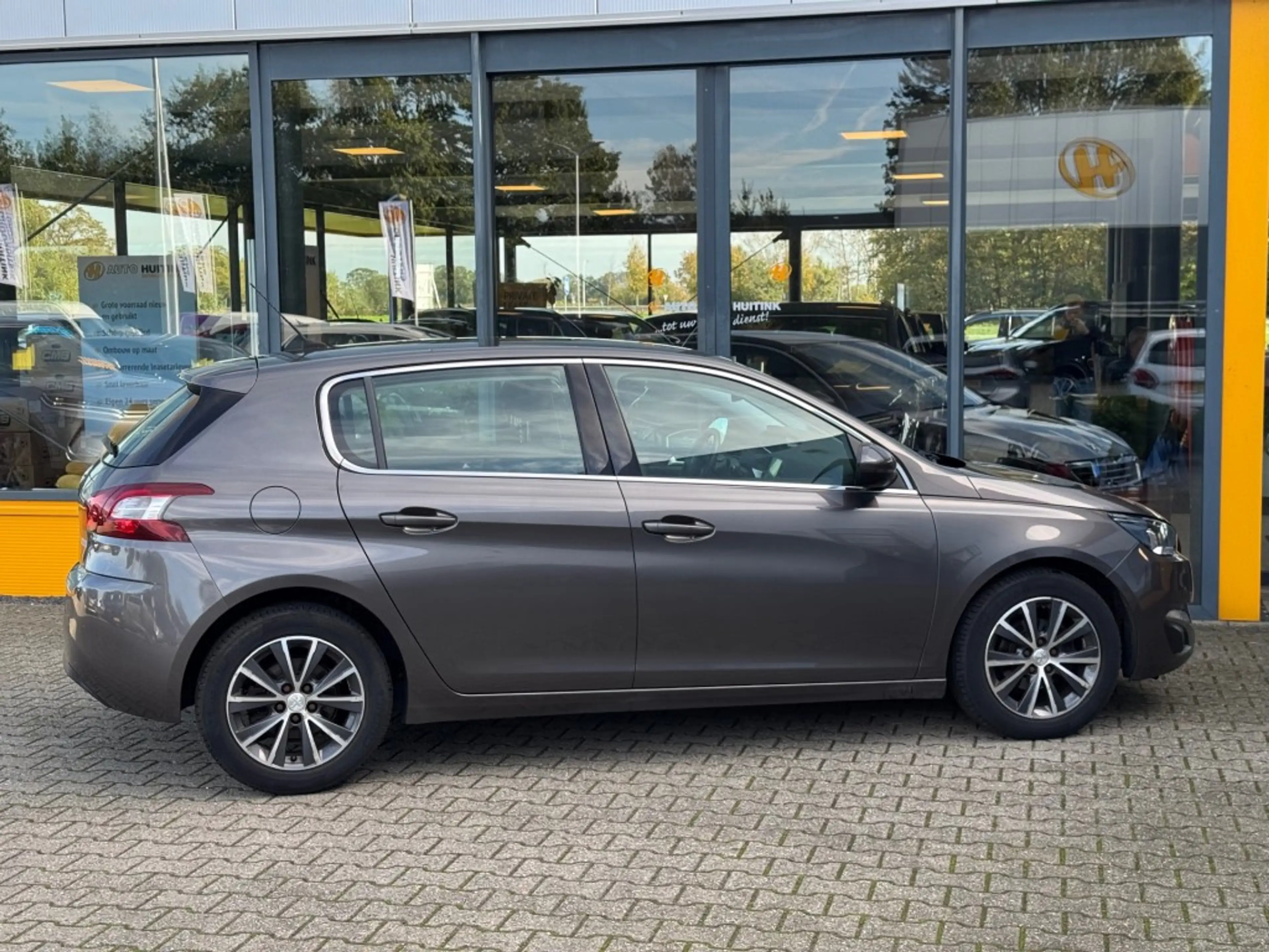 Peugeot 308 1.2 PureTech Allure - 1e eigenaar - volledig onder — photo 5