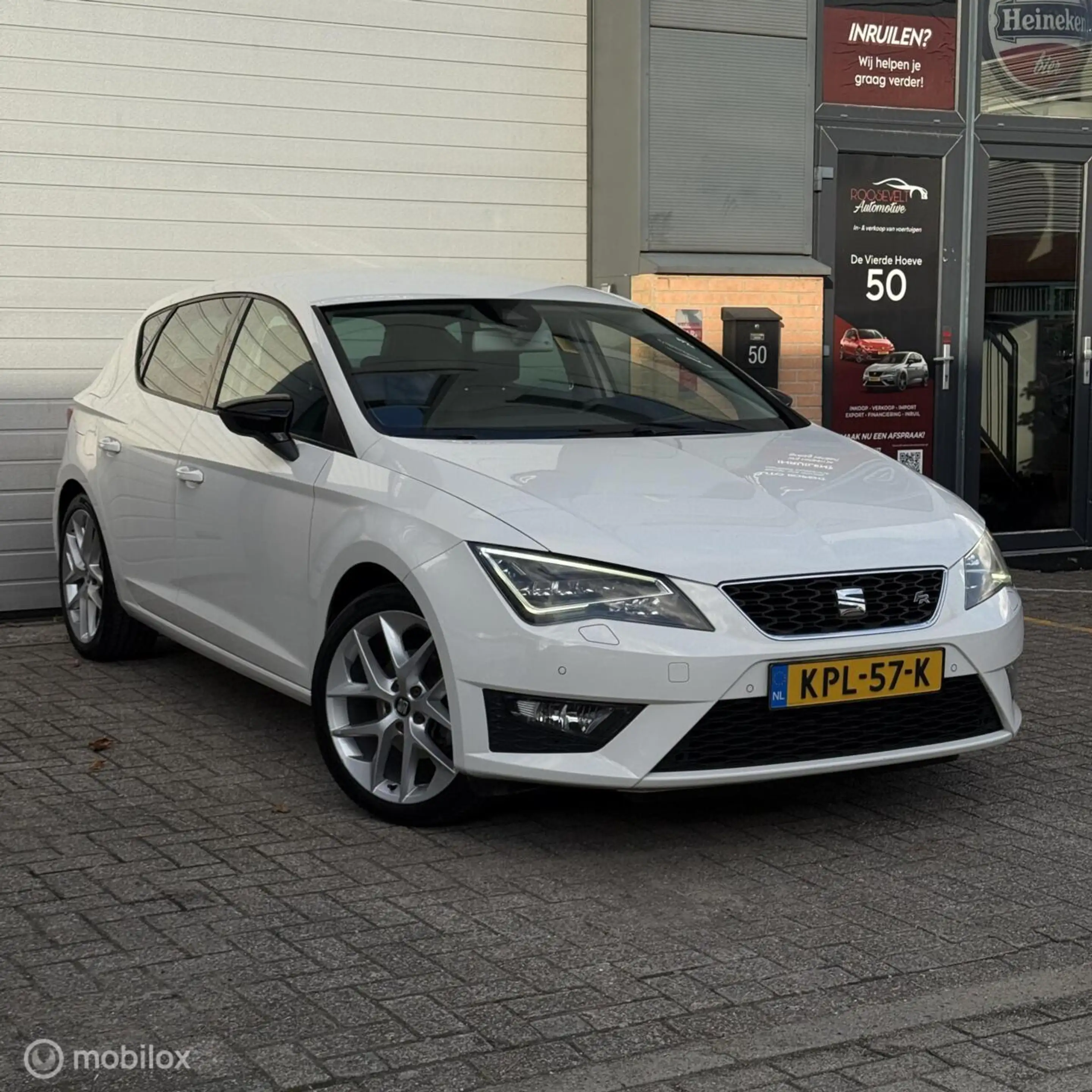SEAT Leon 1.4 TSI ACT FR Dynamic / SEAT SOUND / LANE ASSIST — photo 5