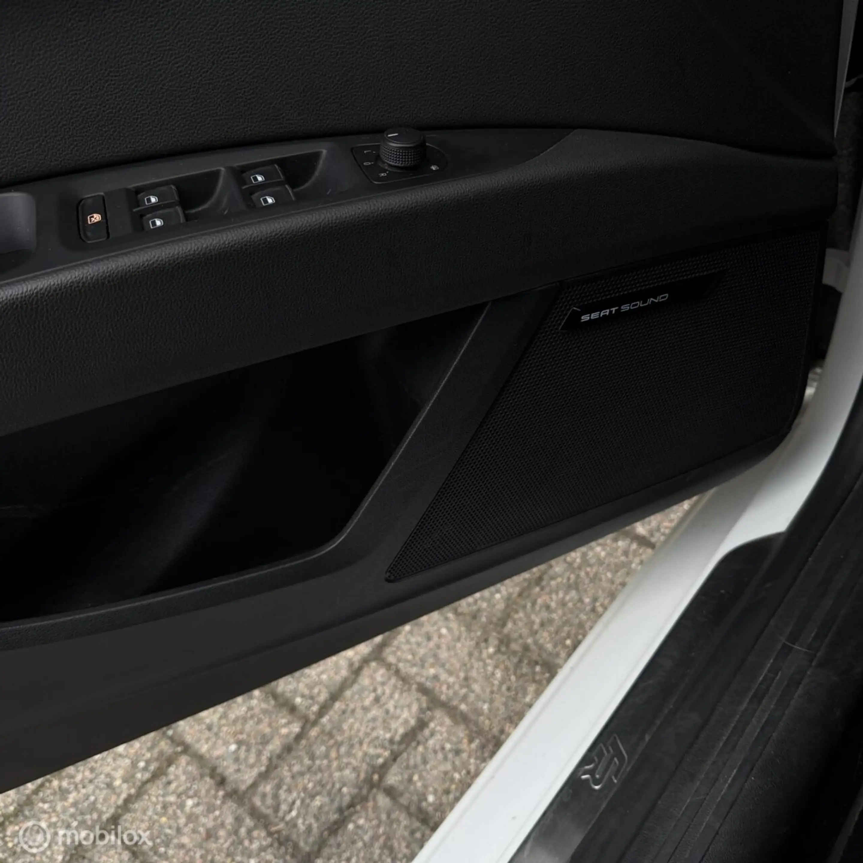 SEAT Leon 1.4 TSI ACT FR Dynamic / SEAT SOUND / LANE ASSIST — photo 16