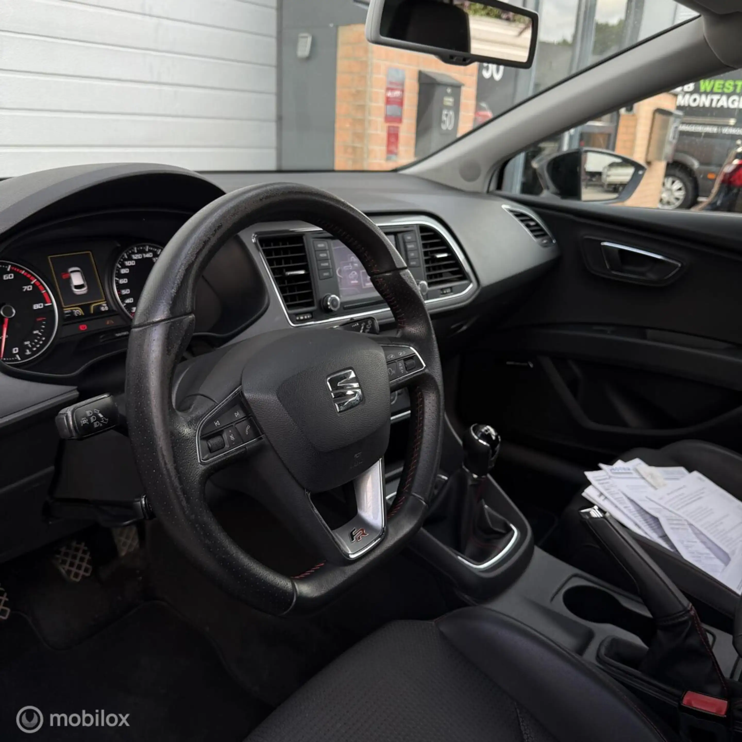 SEAT Leon 1.4 TSI ACT FR Dynamic / SEAT SOUND / LANE ASSIST — photo 9