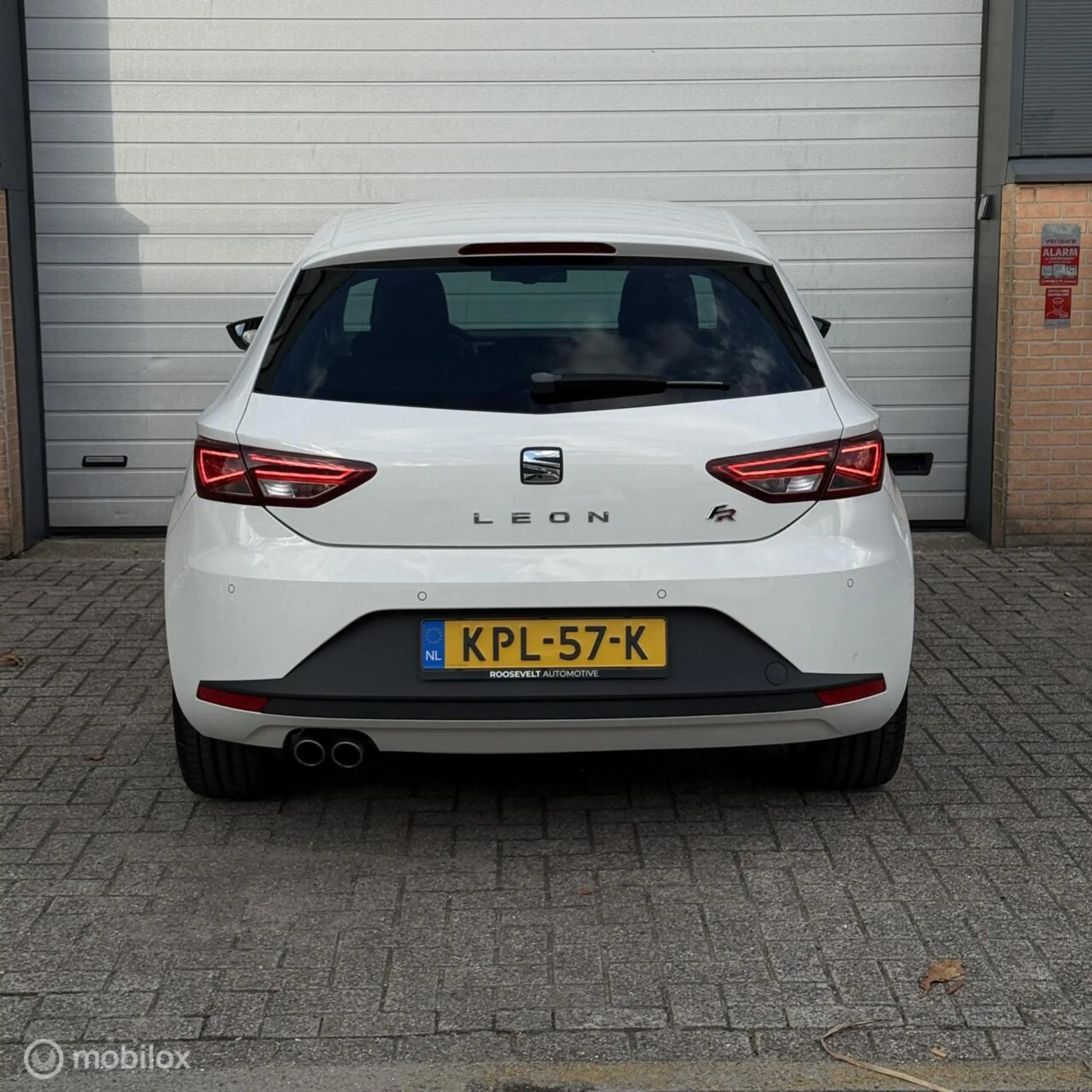 SEAT Leon 1.4 TSI ACT FR Dynamic / SEAT SOUND / LANE ASSIST — photo 3