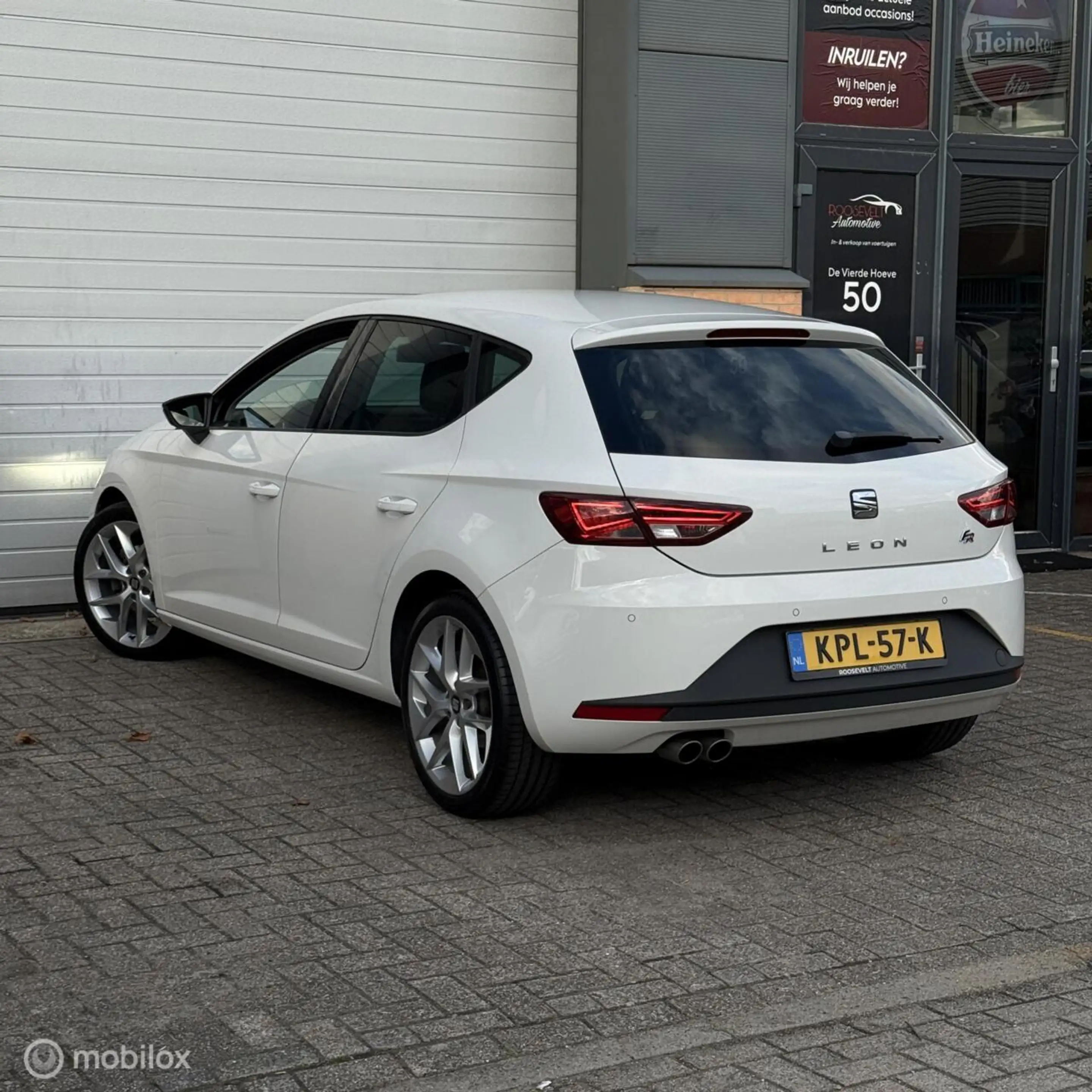 SEAT Leon 1.4 TSI ACT FR Dynamic / SEAT SOUND / LANE ASSIST — photo 2