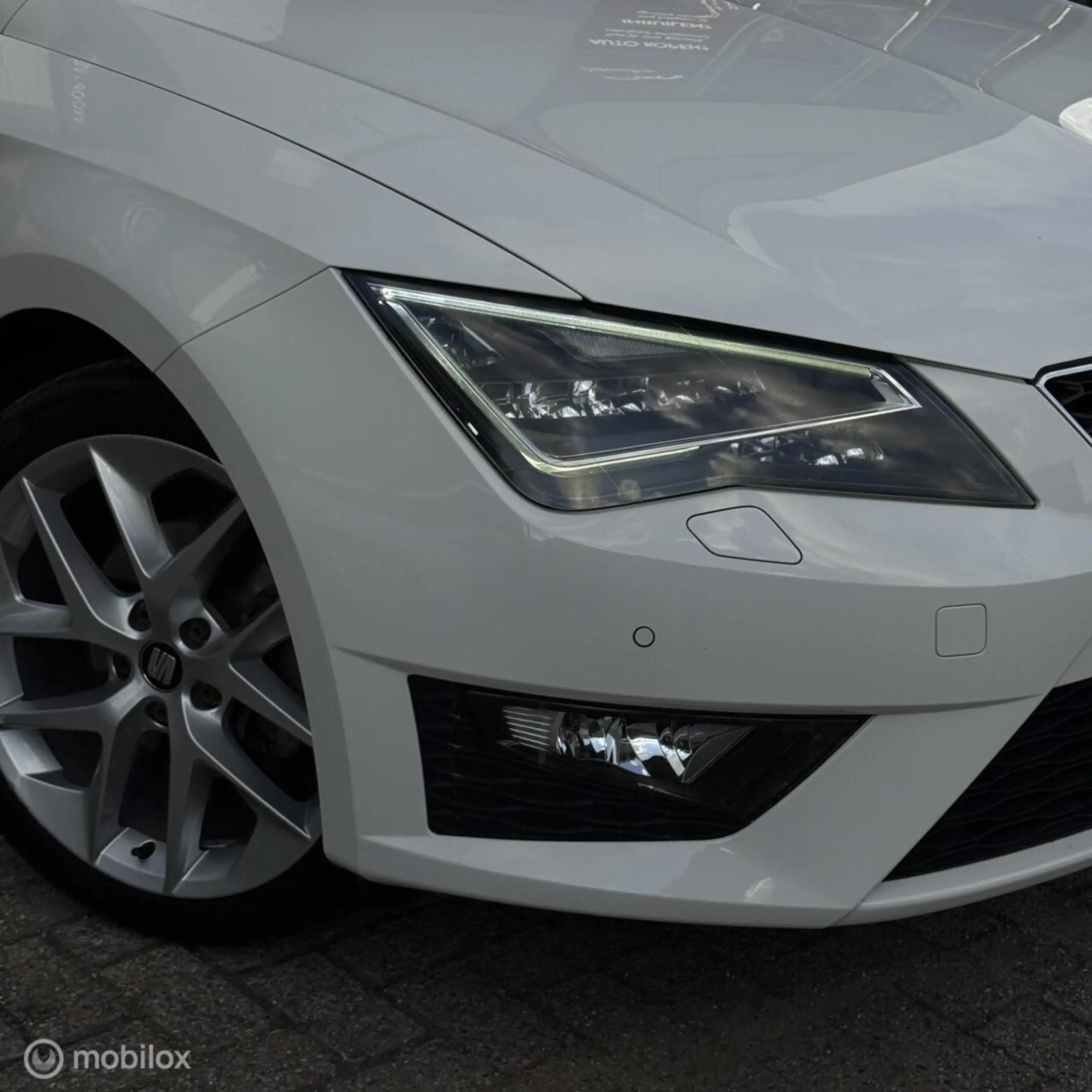 SEAT Leon 1.4 TSI ACT FR Dynamic / SEAT SOUND / LANE ASSIST — photo 23