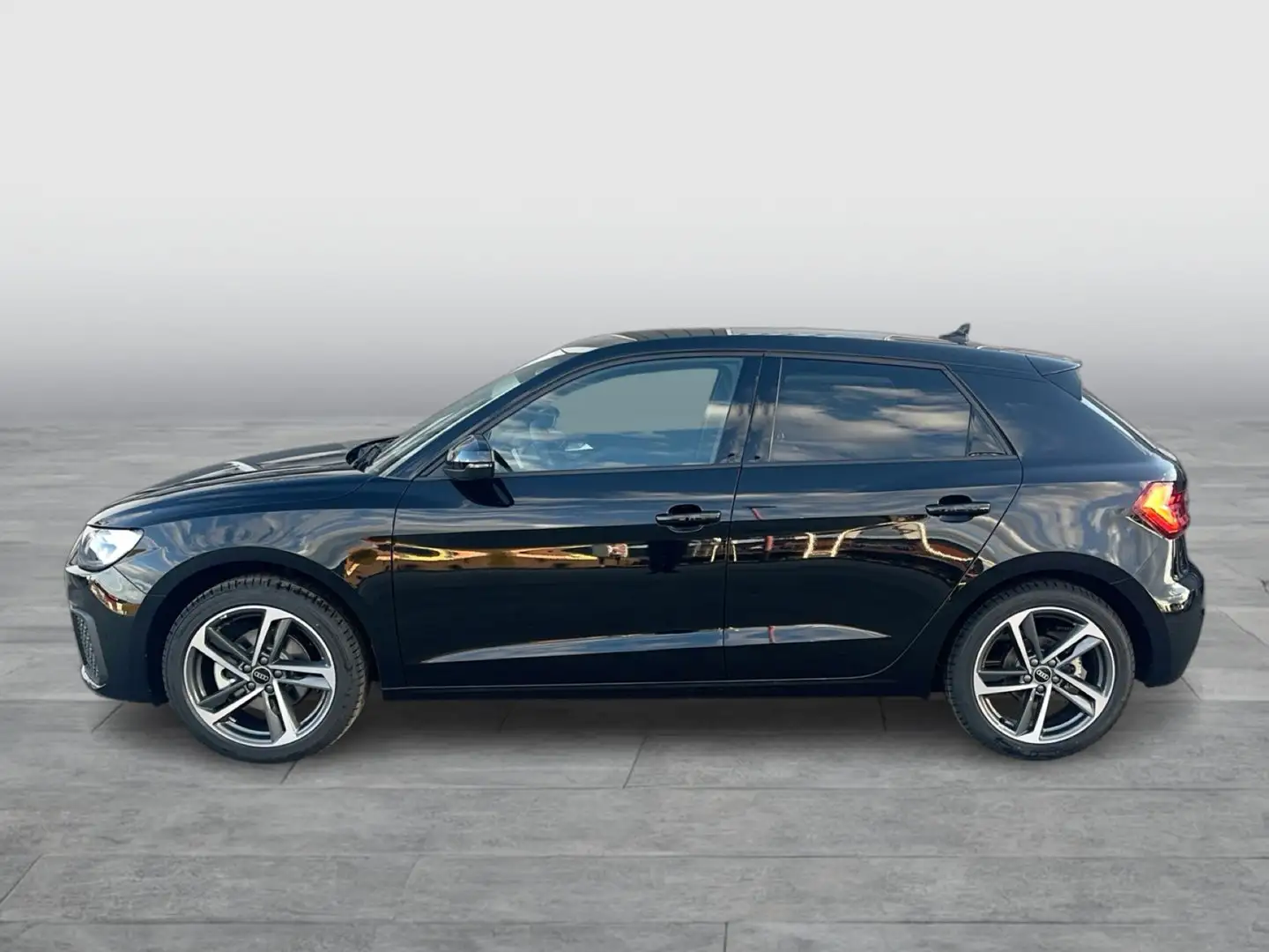 Audi A1 30 TFSI intense Schwarz - 2