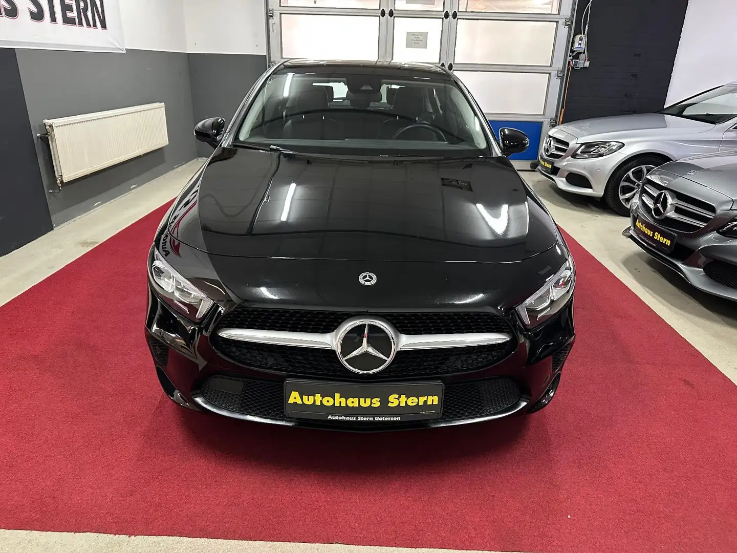 Mercedes-Benz A 180 *PDC*LED*Carplay*RGB-Ambiente-Beleuchtung* Noir - 2