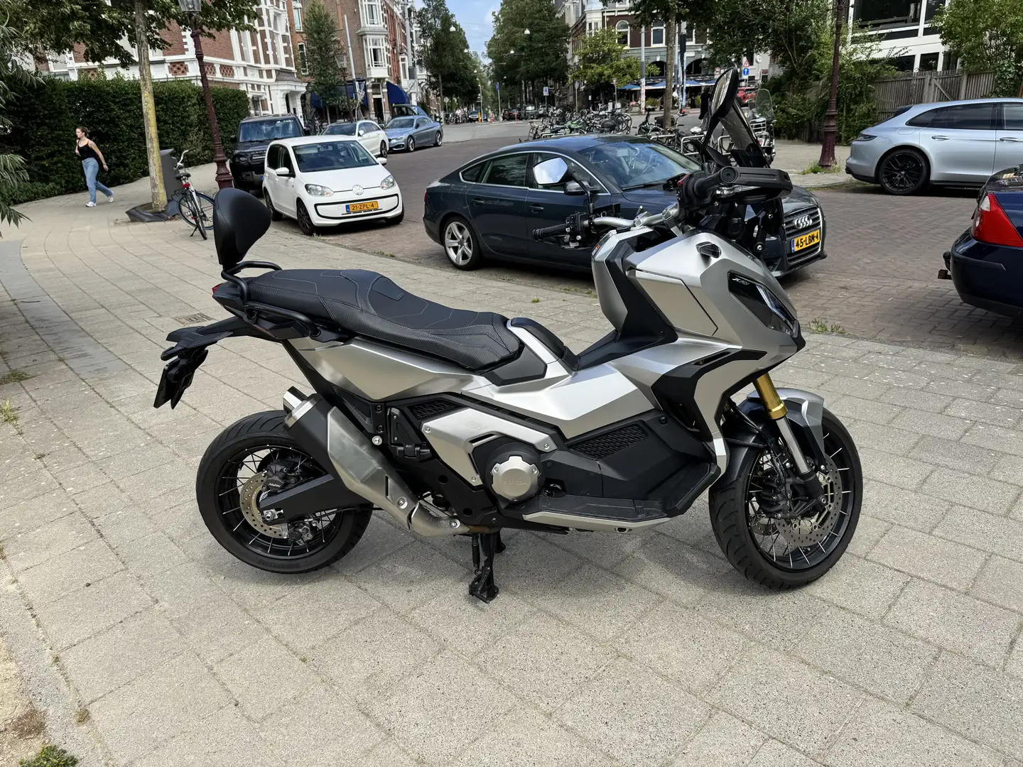 Honda X-ADV 750 Grijs - 2