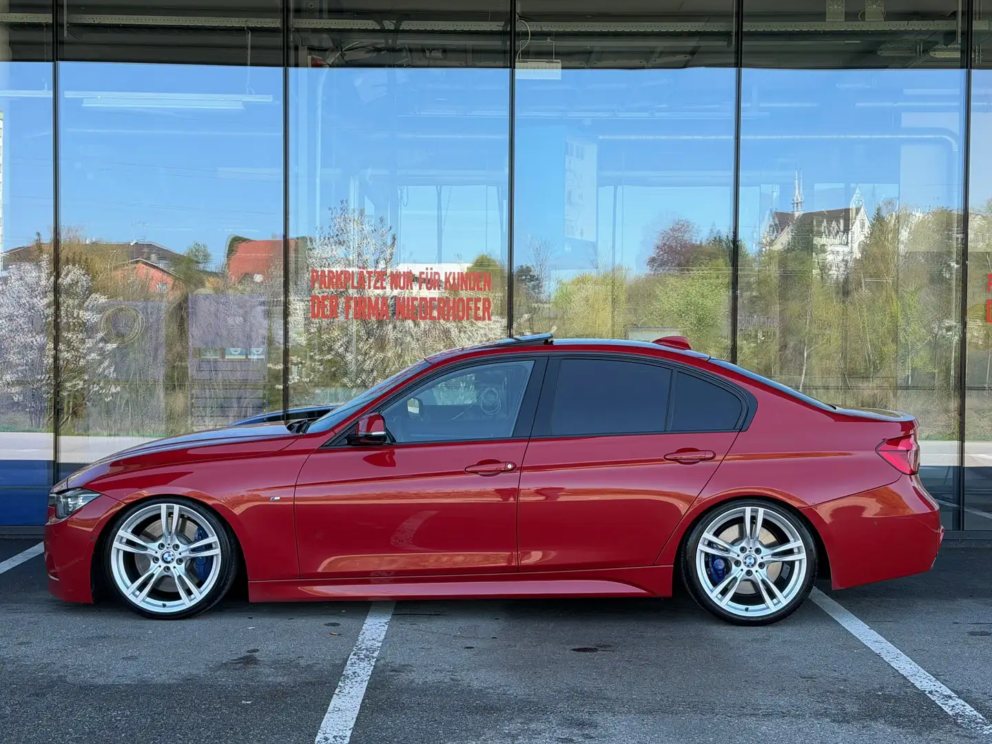 BMW 330 F30 330d M Sport Aut. LCI Rot - 2