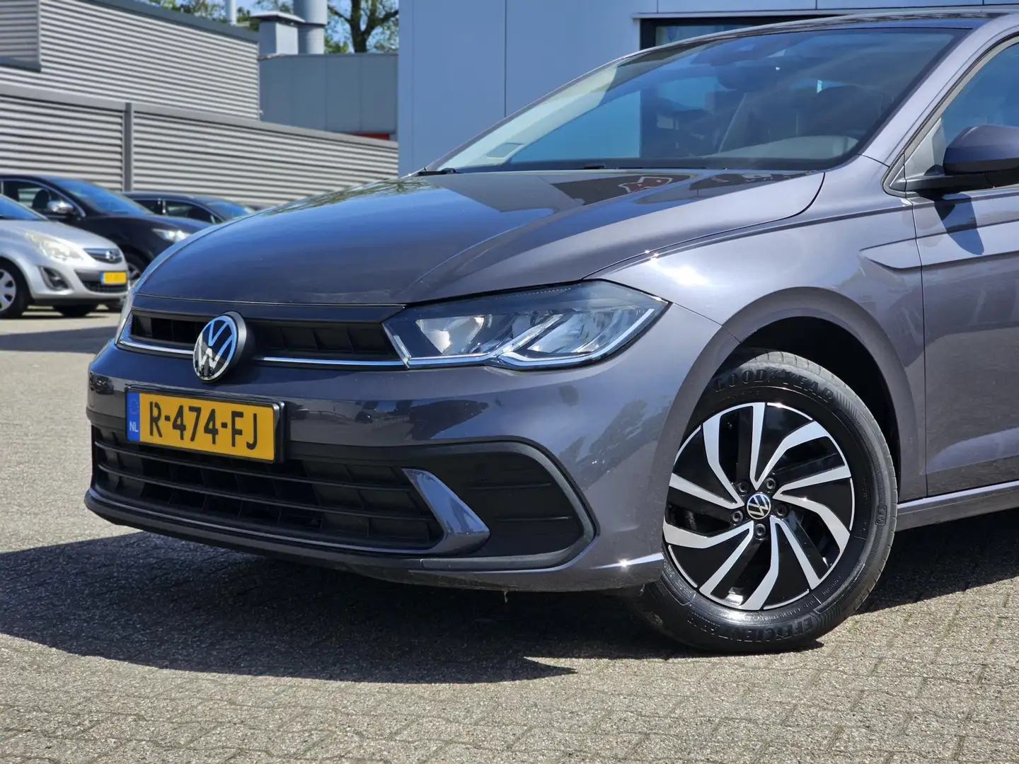 Volkswagen Polo 1.0 TSI Life ADAPTIVE CRUISE DAB CARPLAY Grijs - 2