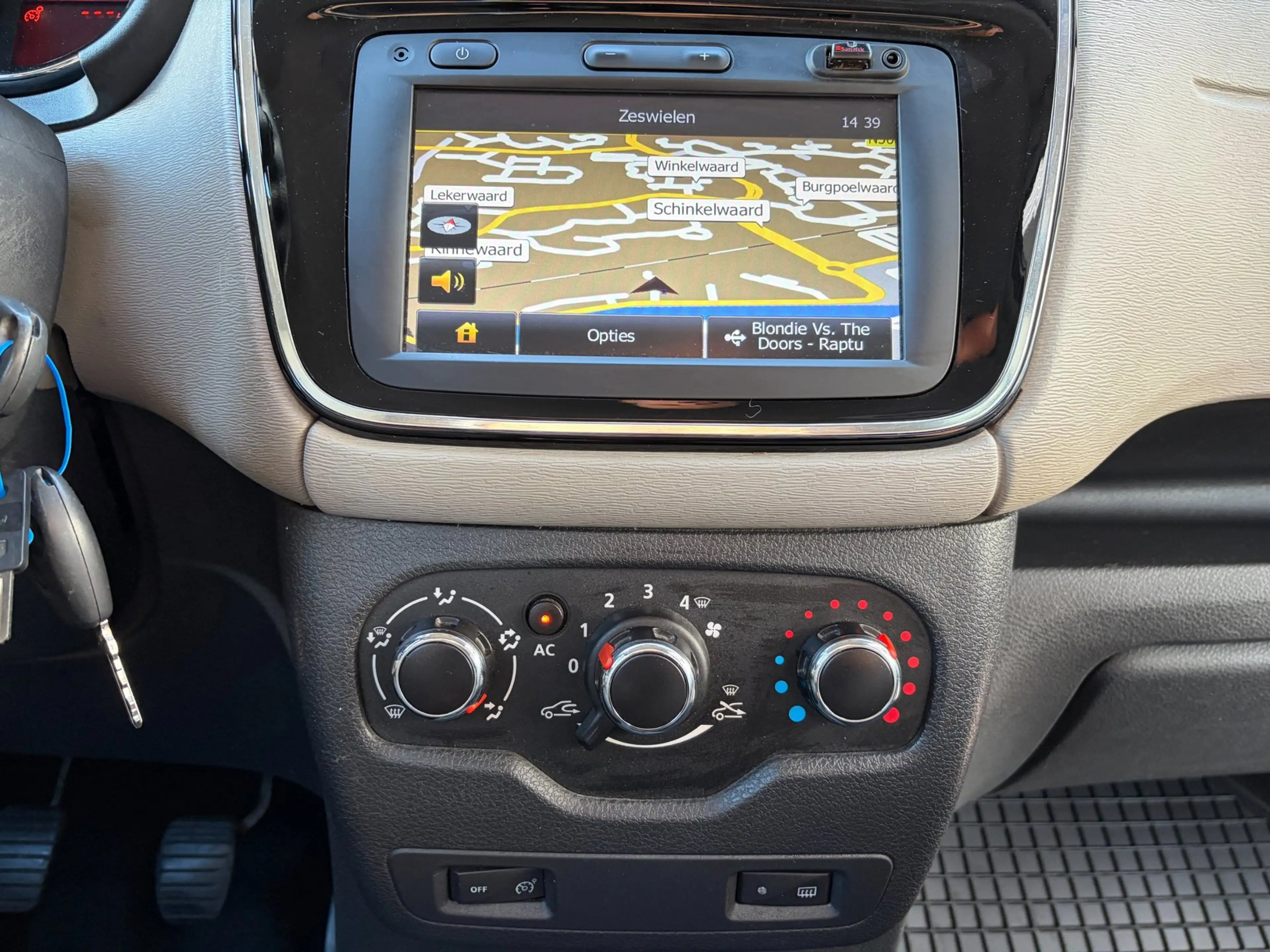 Dacia Lodgy 1.2 TCe Prestige Navi Airco Cruise Park.Sens NL-Au — photo 12