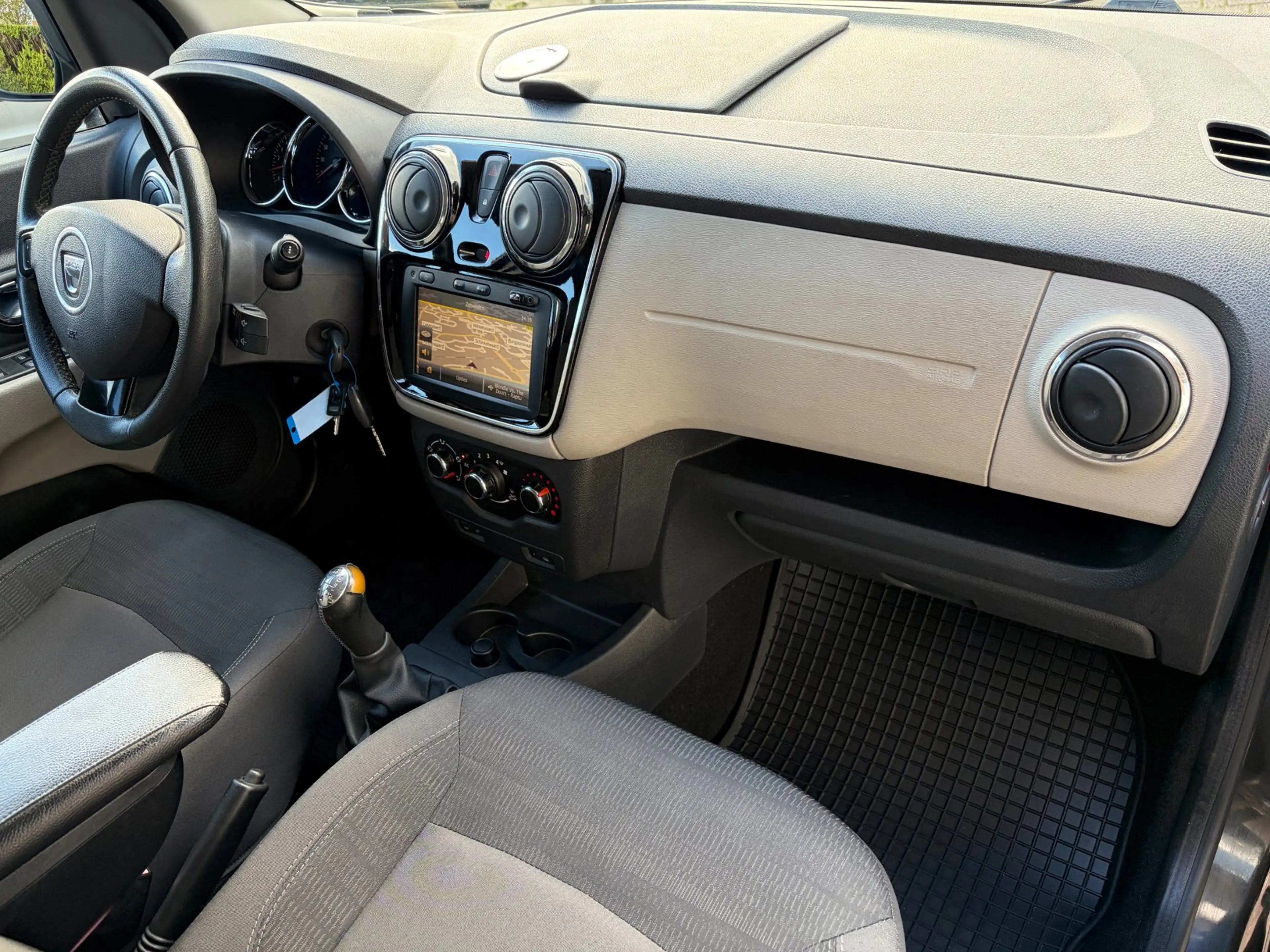 Dacia Lodgy 1.2 TCe Prestige Navi Airco Cruise Park.Sens NL-Au — photo 9