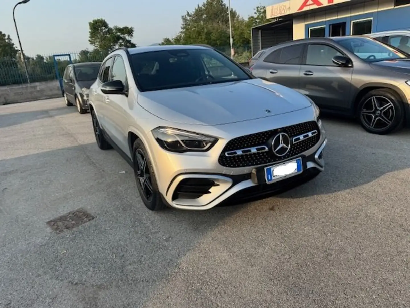 Mercedes-Benz GLA 200 GLA 200 d AMG Line Premium Plus auto Plateado - 2