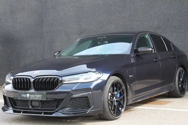BMW 545 PHEV - xDrive - M Stoelen - Laser - Harman Kardon - Jahre Editie - BTW wagen - ...