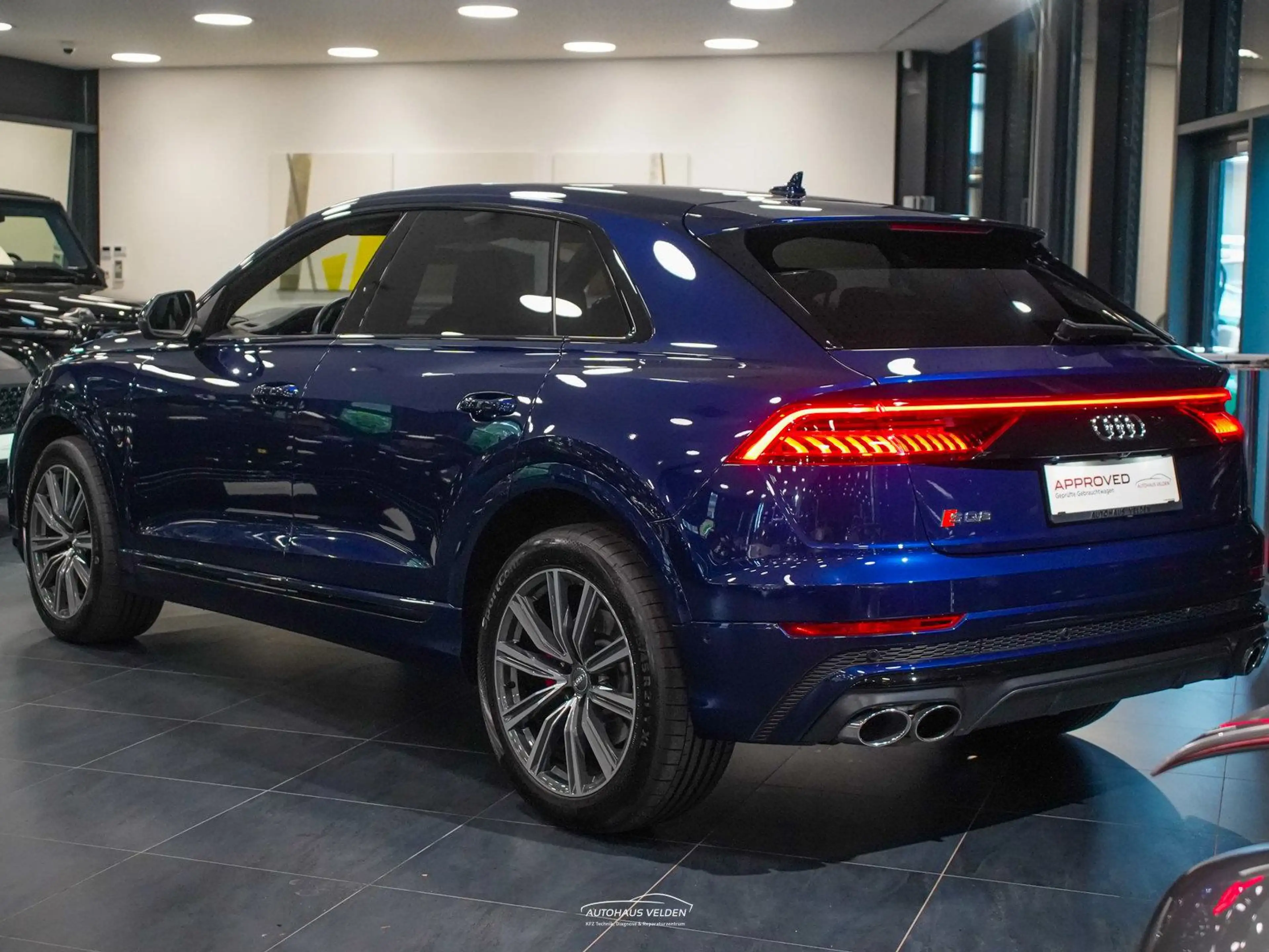 Audi SQ8 4.0 TDI quattro — photo 10