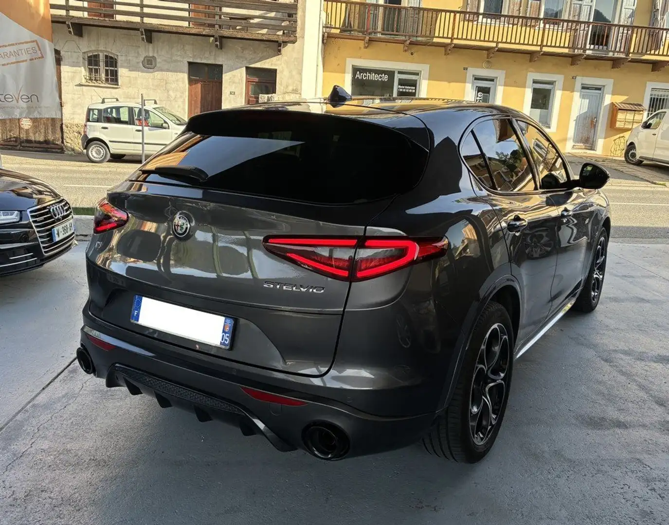 Alfa Romeo Stelvio 2.2 DIESEL 210 Q4 VELOCE AT8 Grau - 2