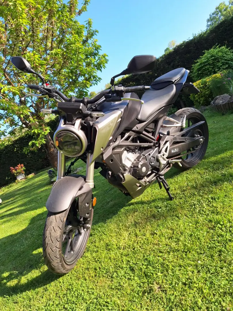 Honda CBF 125 CBF125NA Šedá - 1