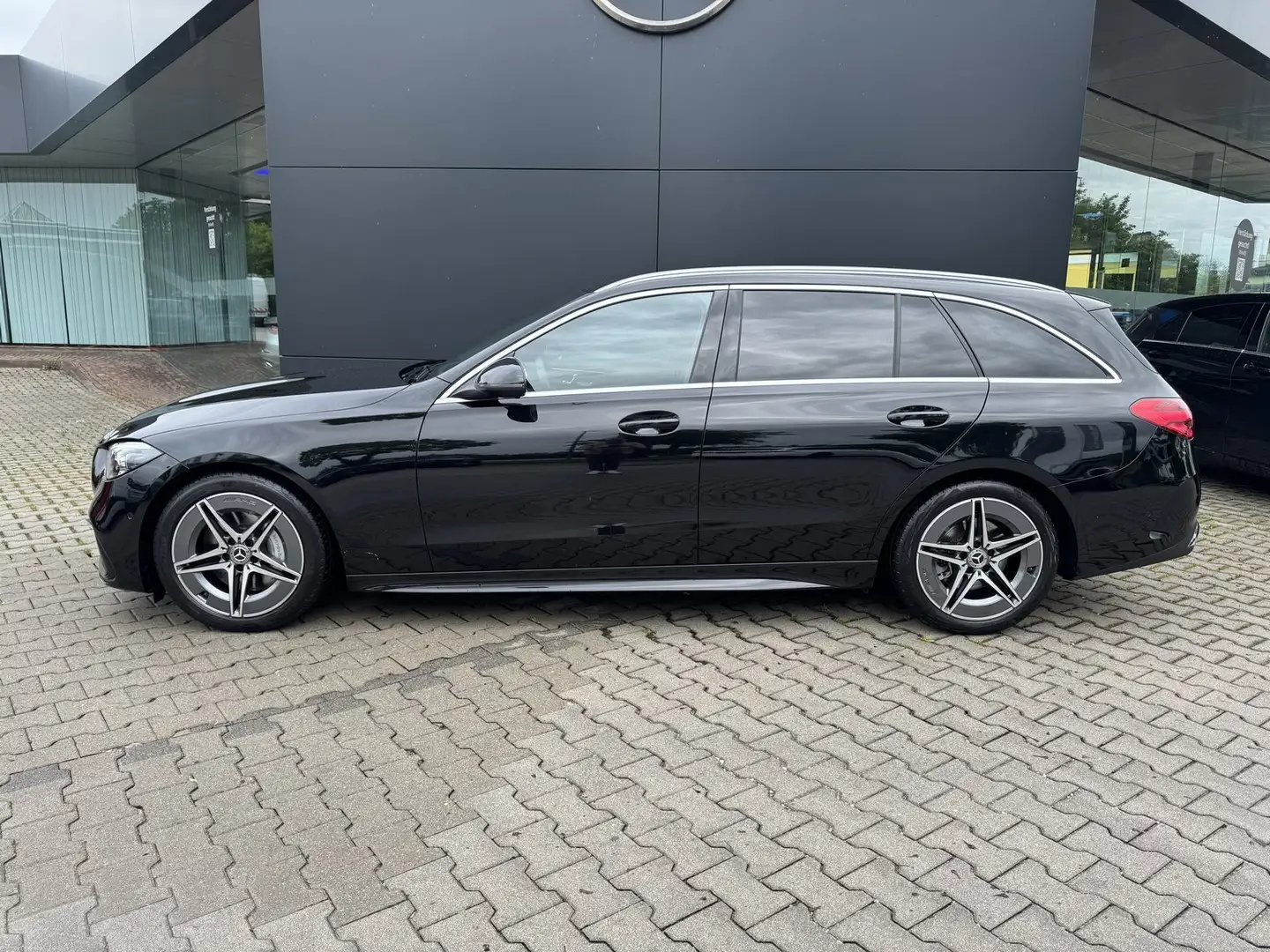 Mercedes-Benz C 300 d T AMG-LINE-ADVA-PLS*AHK*PANO*DIGITAL-LED Noir - 2