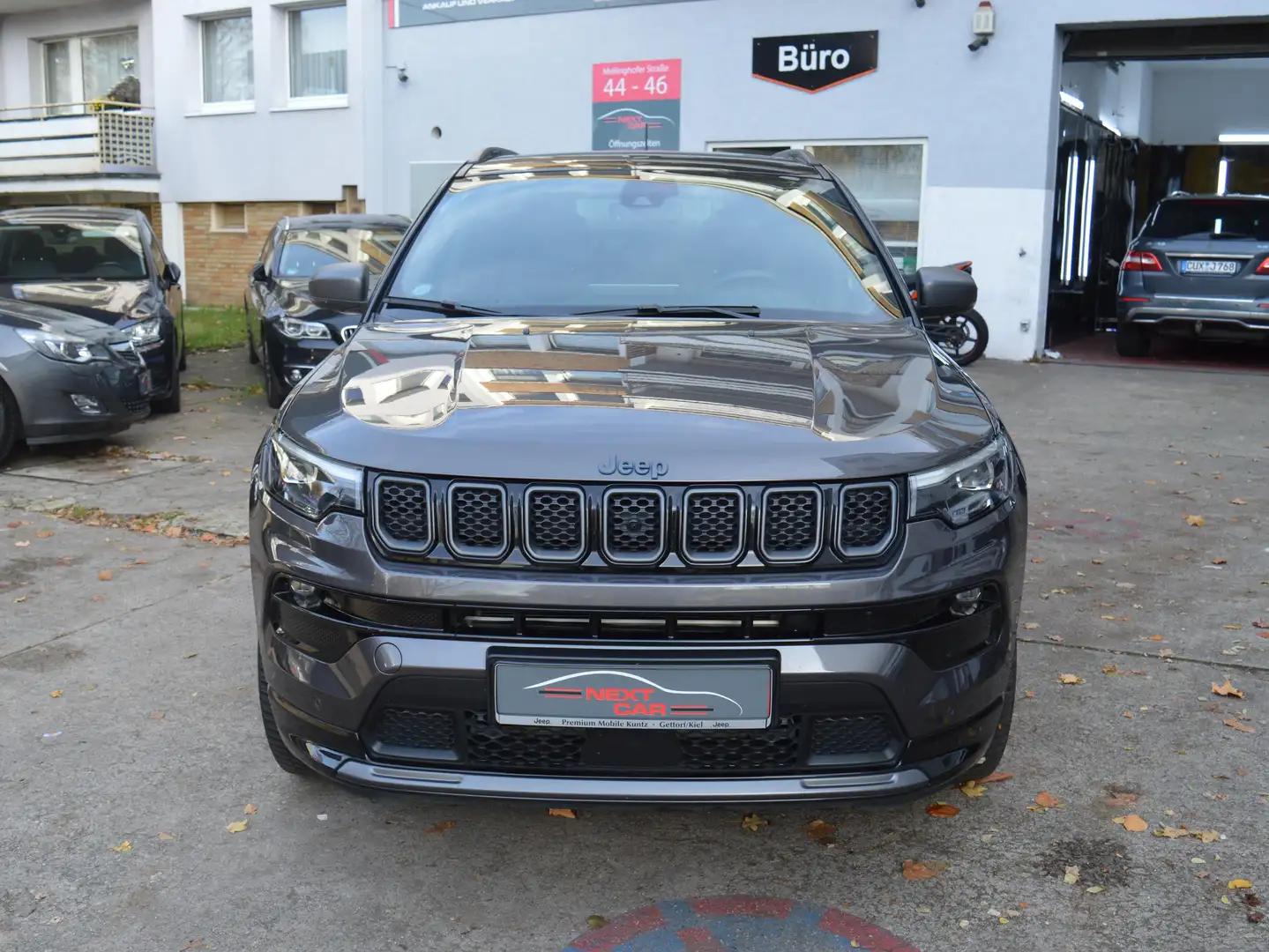 Jeep Compass Limited Plug-In Hybrid 4WD*Navi*Leder*Xenon*Kamera Grau - 2