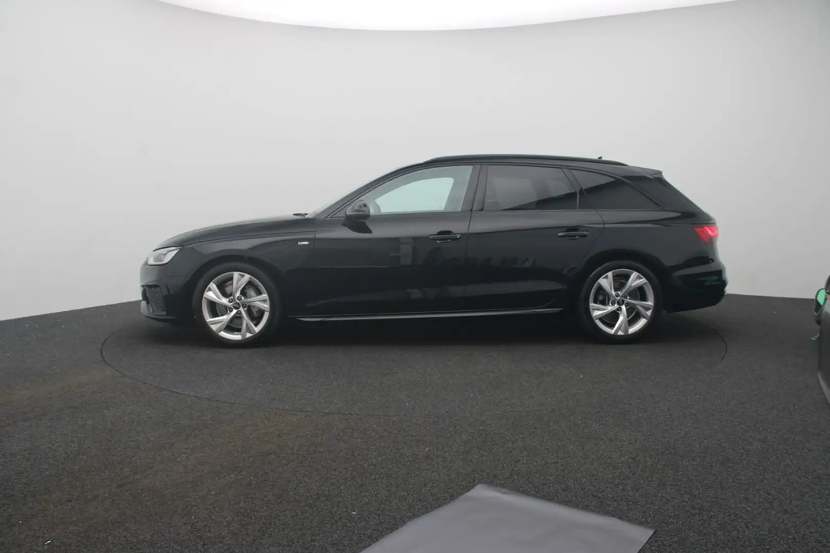 Audi A4 Avant 40 TDI S line LED Navi ACC Noir - 2