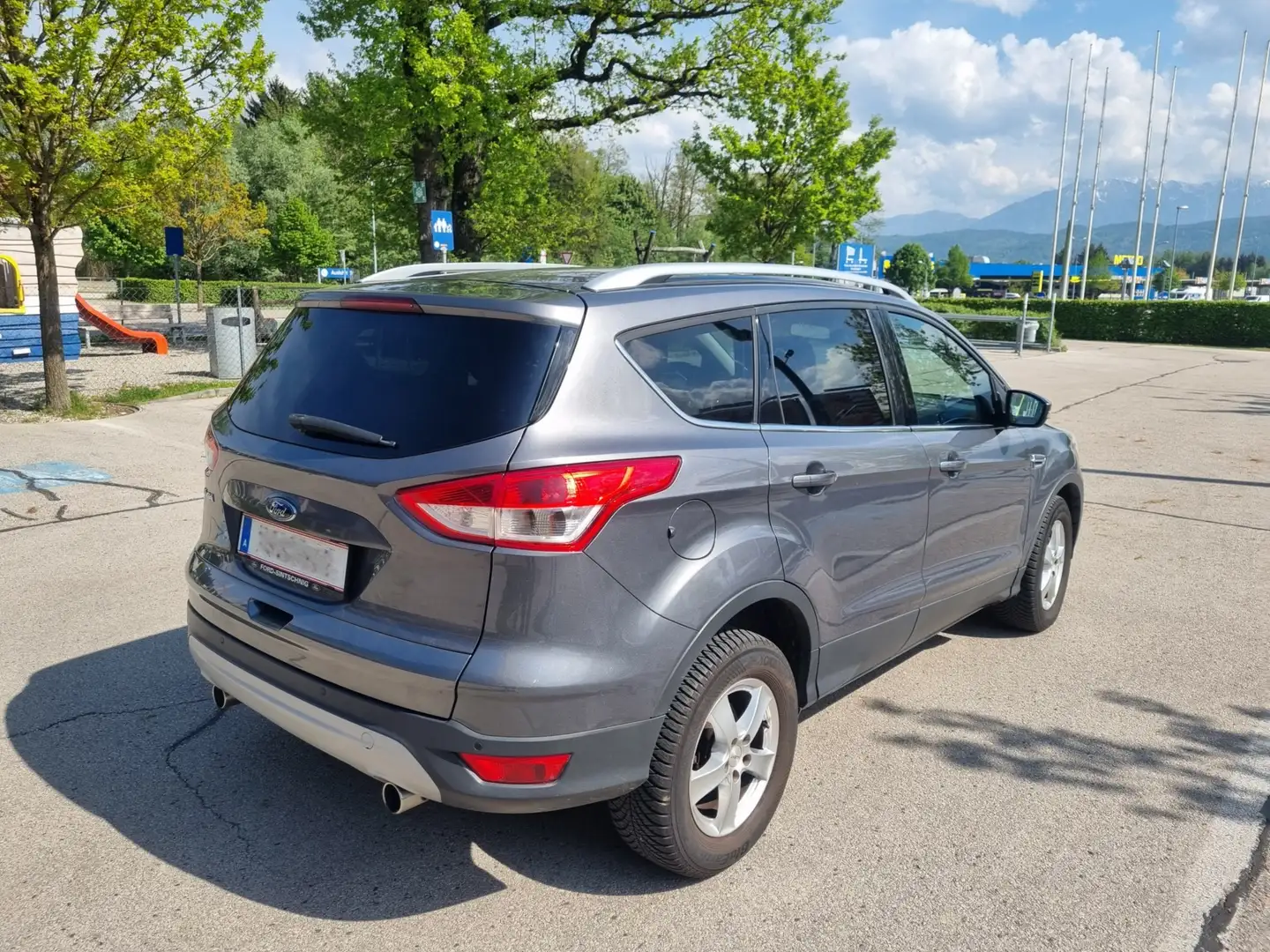 Ford Kuga 2,0 TDCi Titanium - 1