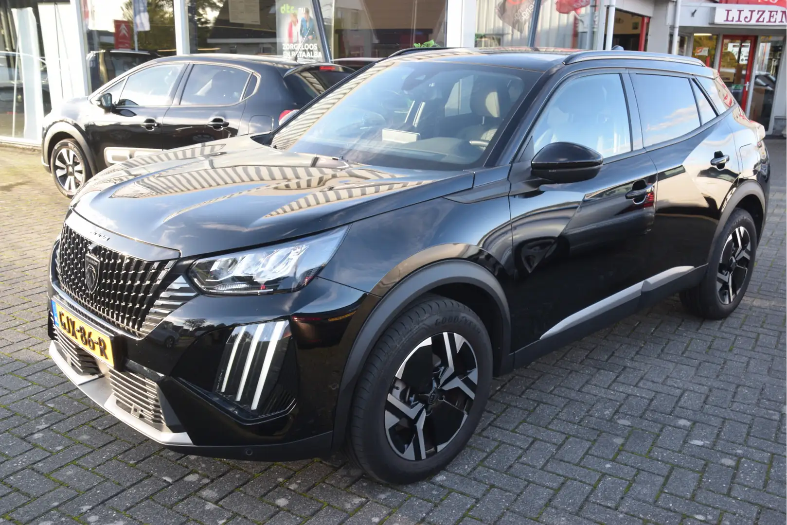 Peugeot 2008 1.2 PureTech 130 Allure LED | Carplay | Camera | S Noir - 2