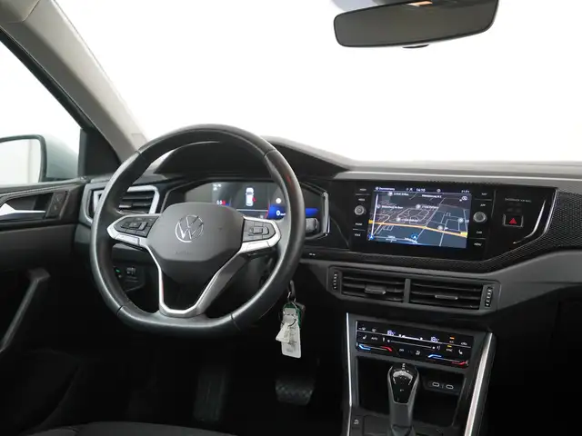 Volkswagen Polo view 5