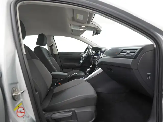 Volkswagen Polo view 3