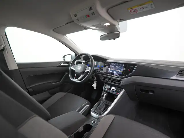 Volkswagen Polo view 2