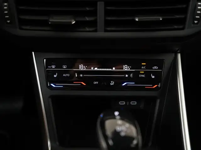 Volkswagen Polo view 11