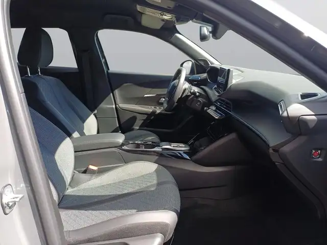 Peugeot 2008 view 11