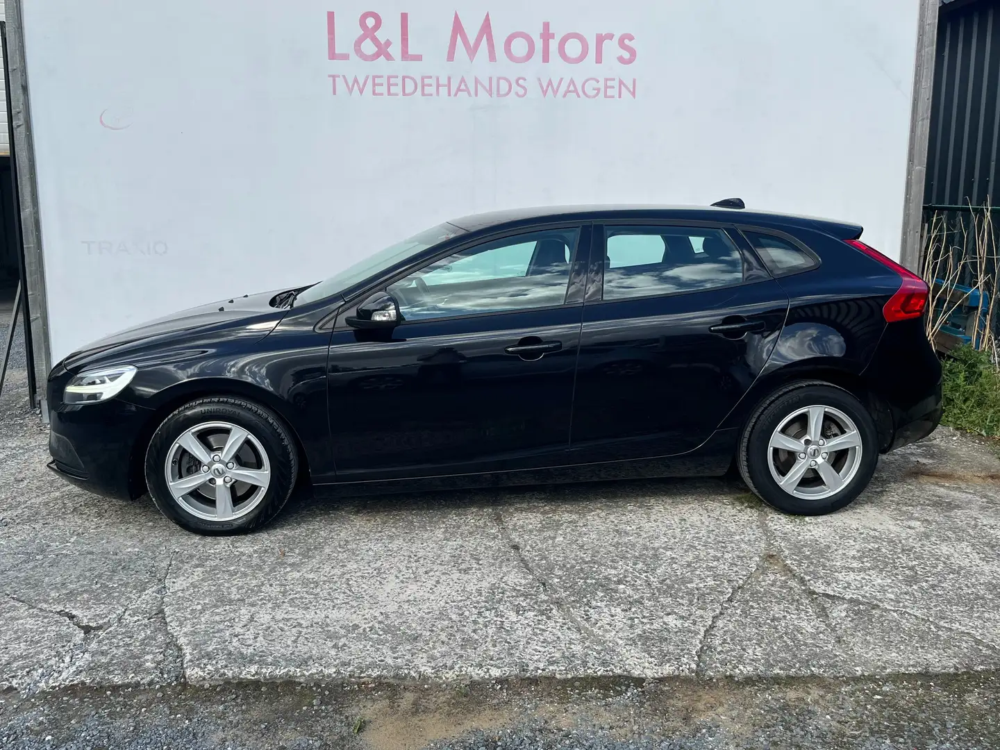Volvo V40 2.0 T2 Eco Kinetic*Navi Cruise Pdc*12M Garantie! Noir - 2