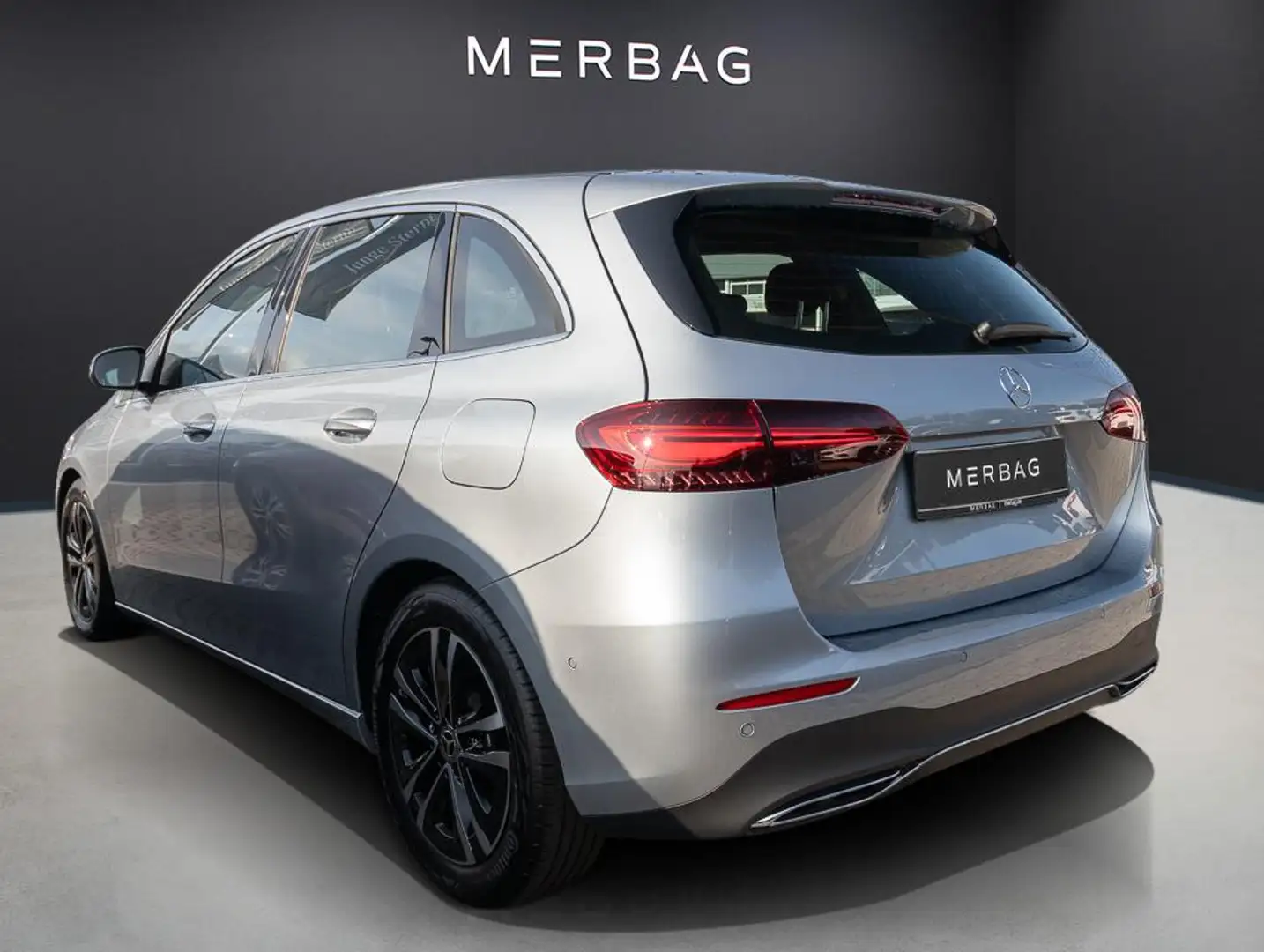 Mercedes-Benz B 180 W-Paket ParkAss. LED SpurH el.Heck LM KAM Silber - 2