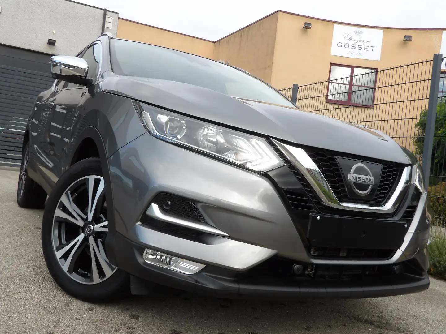 Nissan Qashqai Qashqai 1.2 DIG-T Xtronic N-Connecta Gris - 1