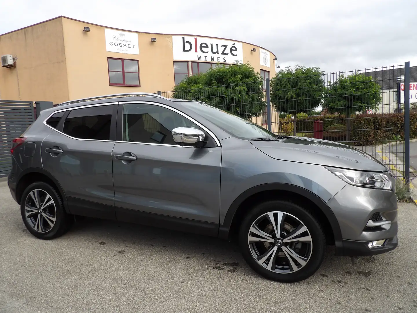 Nissan Qashqai Qashqai 1.2 DIG-T Xtronic N-Connecta Gris - 2