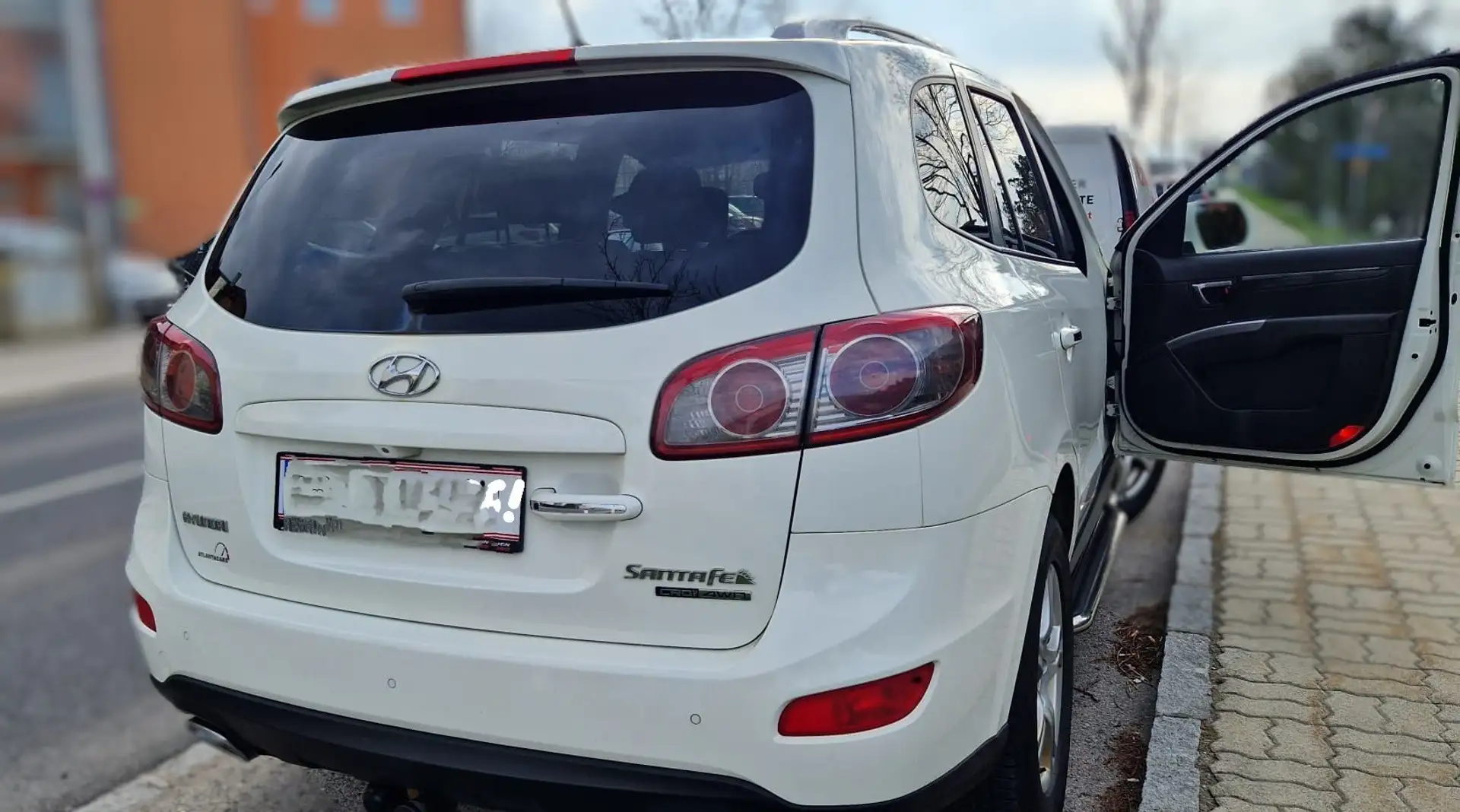 Hyundai SANTA FE 2,2 CRDi Premium Aut. 4WD - 2