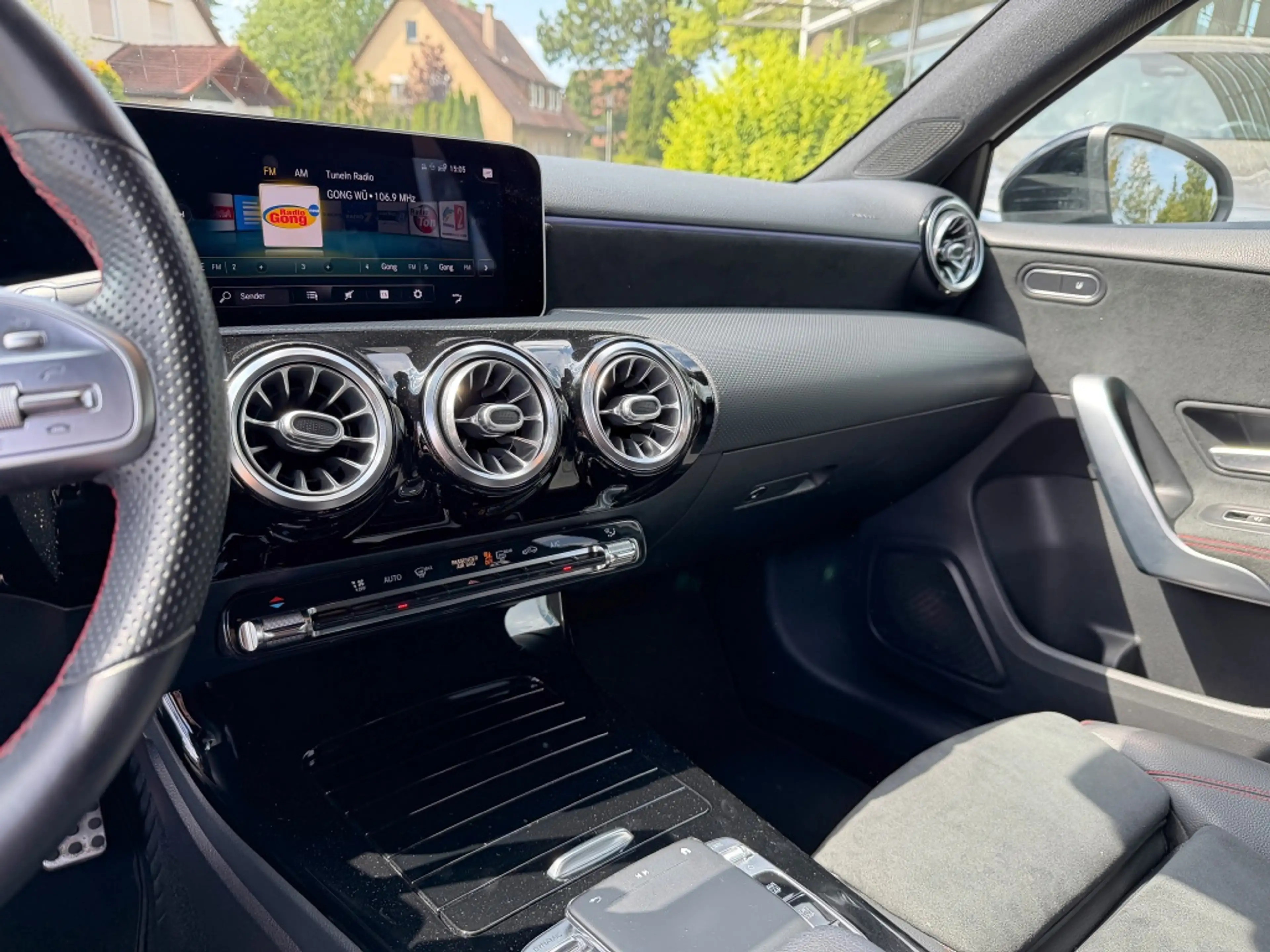 Mercedes-Benz A 220 AMG Line AUT Kam. KeyLess KlimaA LED LM — photo 11
