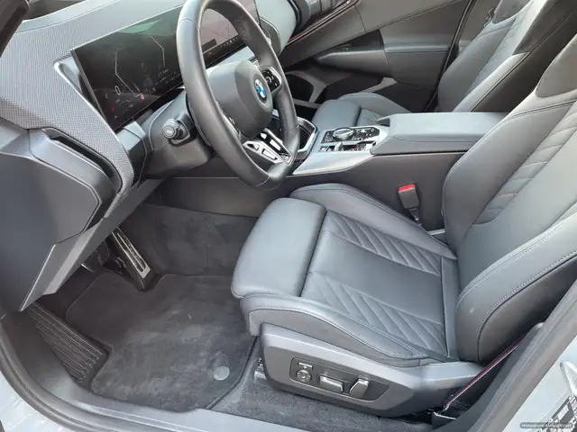 BMW X3 view 10